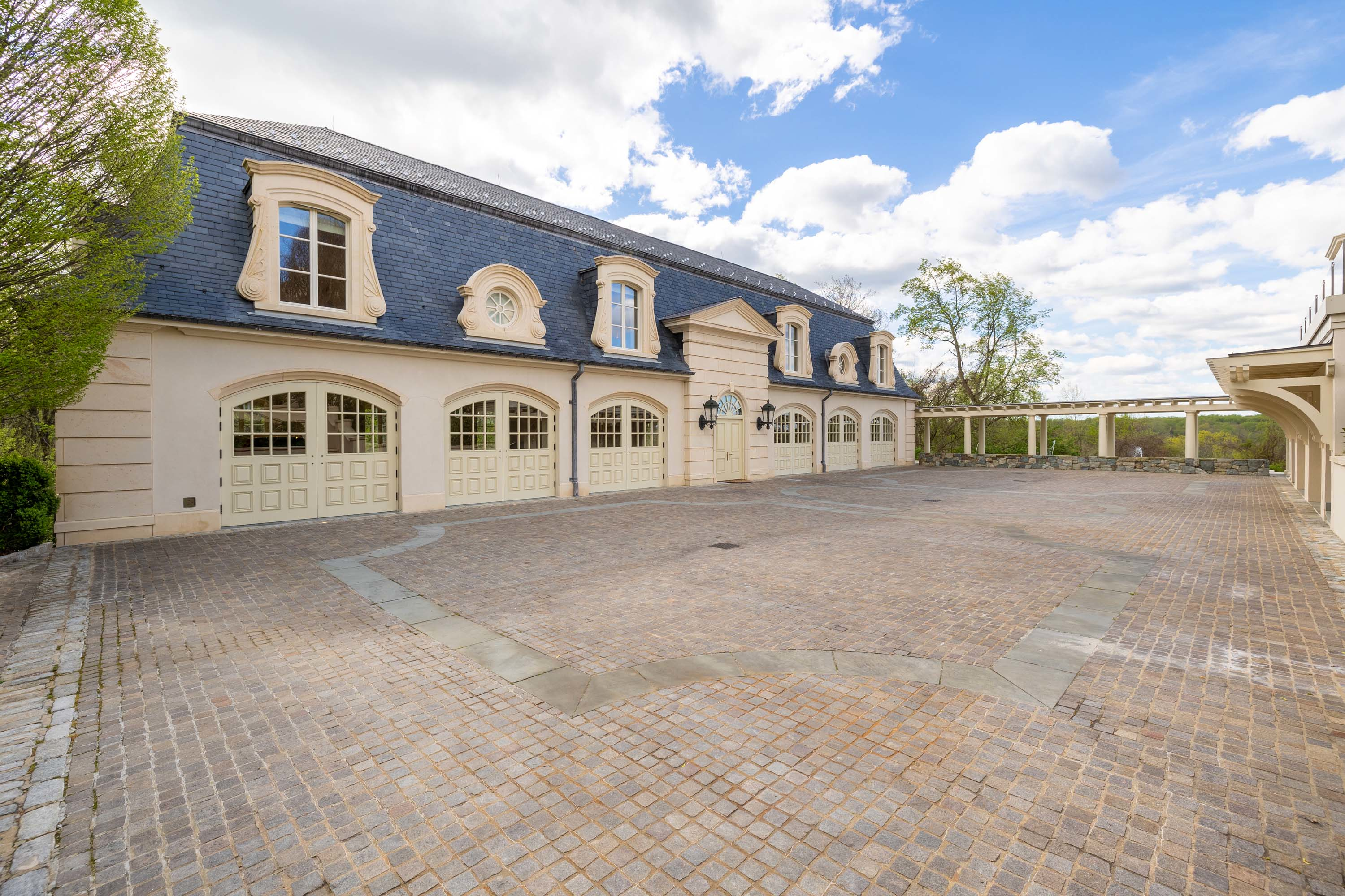 44 11900 River Rd, Potomac, MD 20854 - Luxury Real Estate - Concierge Auctions