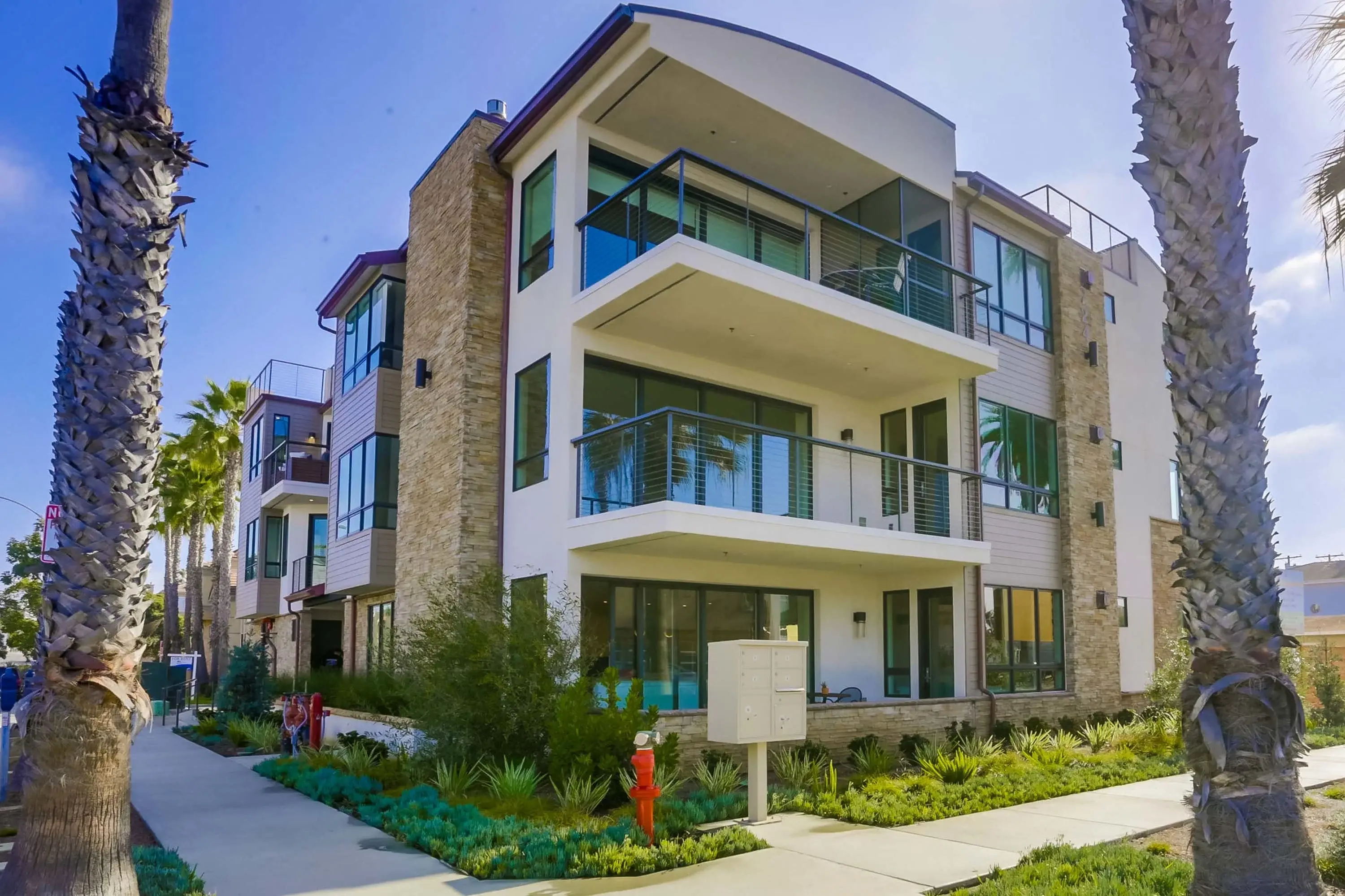 724 N Pacific Street #4, North County San Diego, California 92054 - 724_N_Pacific_St_4_Oceanside_CA01_x9rohn