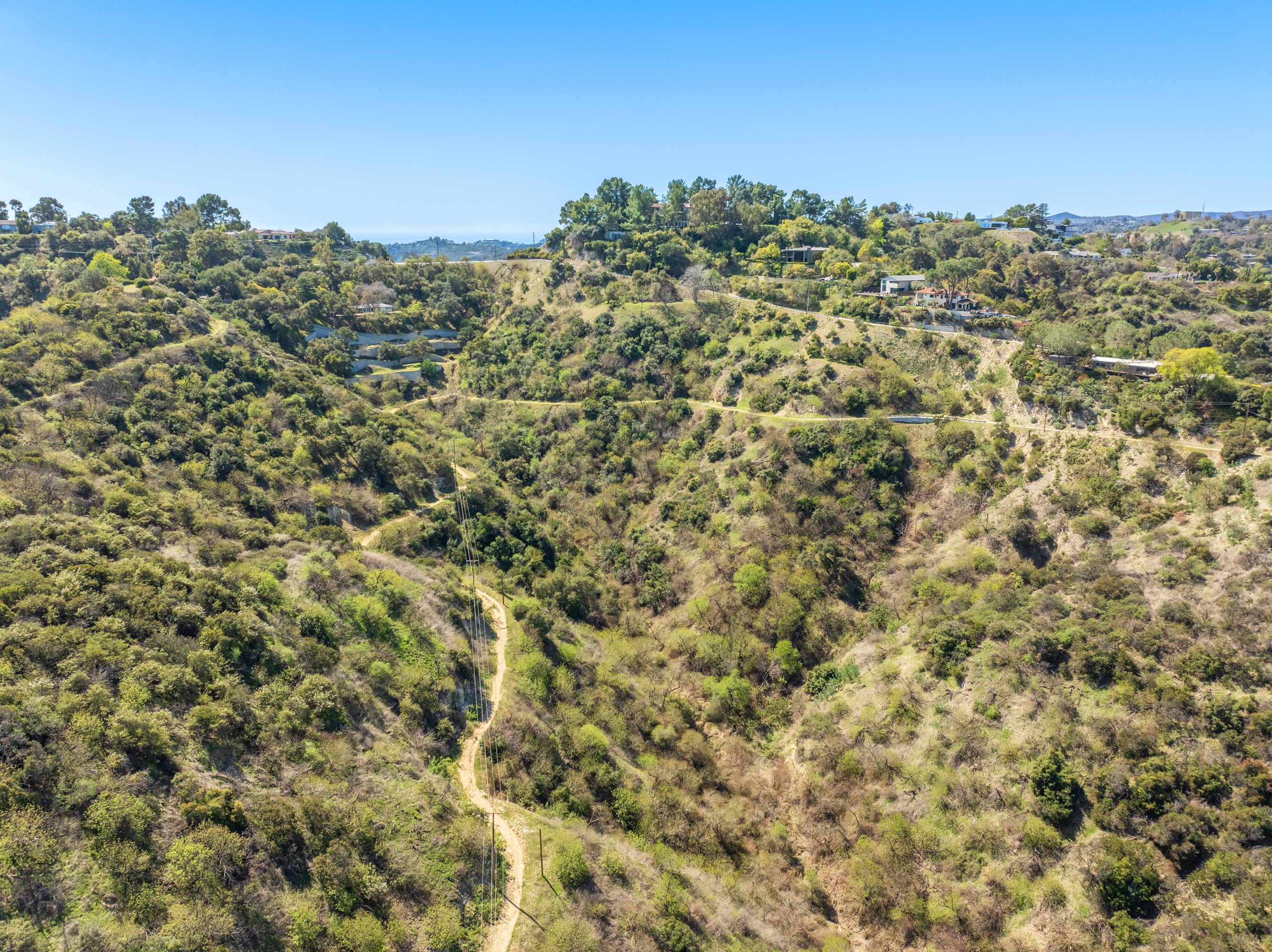 007 13511 Mulholland Dr