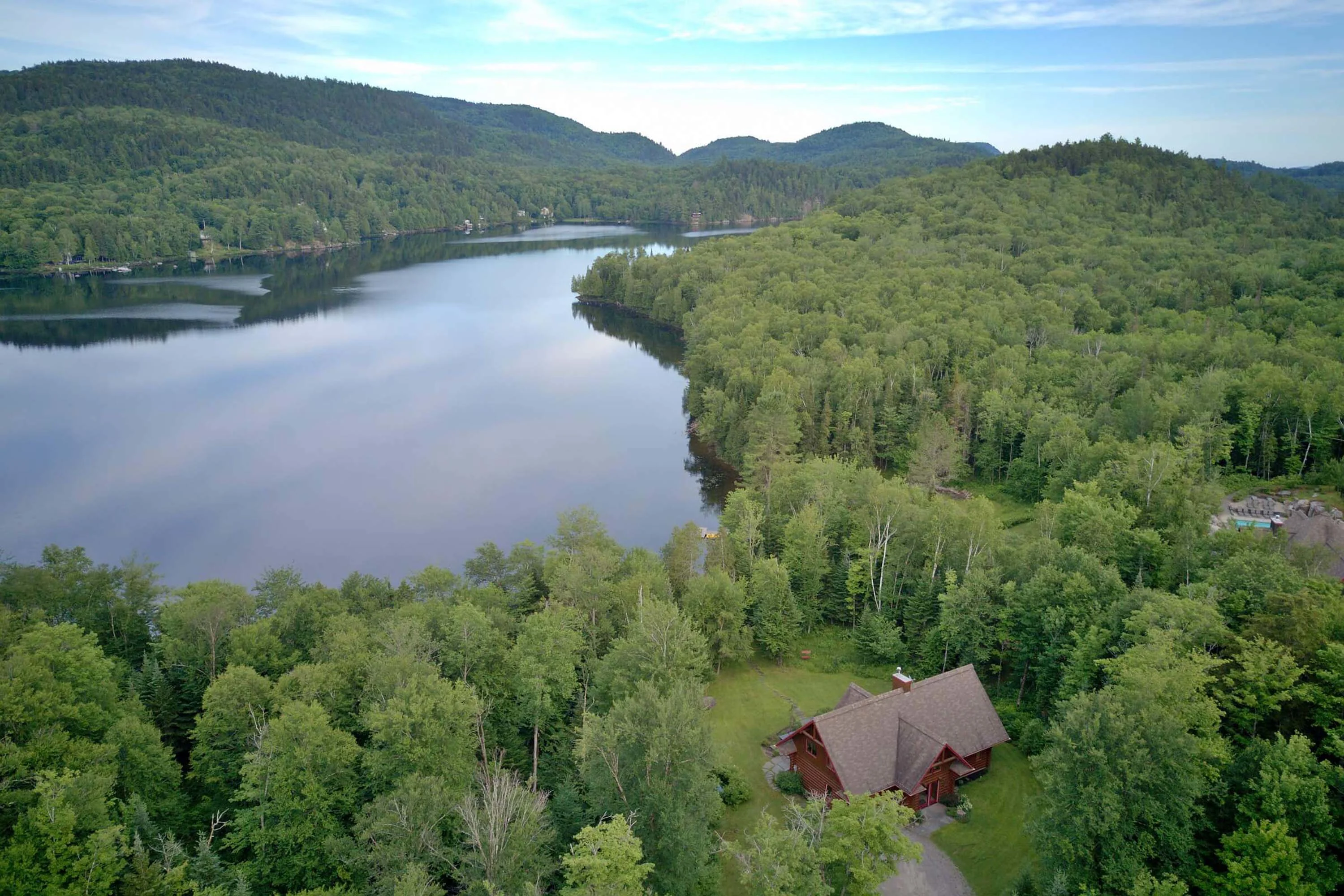 10 Chemin du Lac-Cache, Near Mont-Tremblant, Quebec J0T 1R0, Canada - 1-16-chemin-du-lac-cache-la-macaza-quebec53_evg8jv