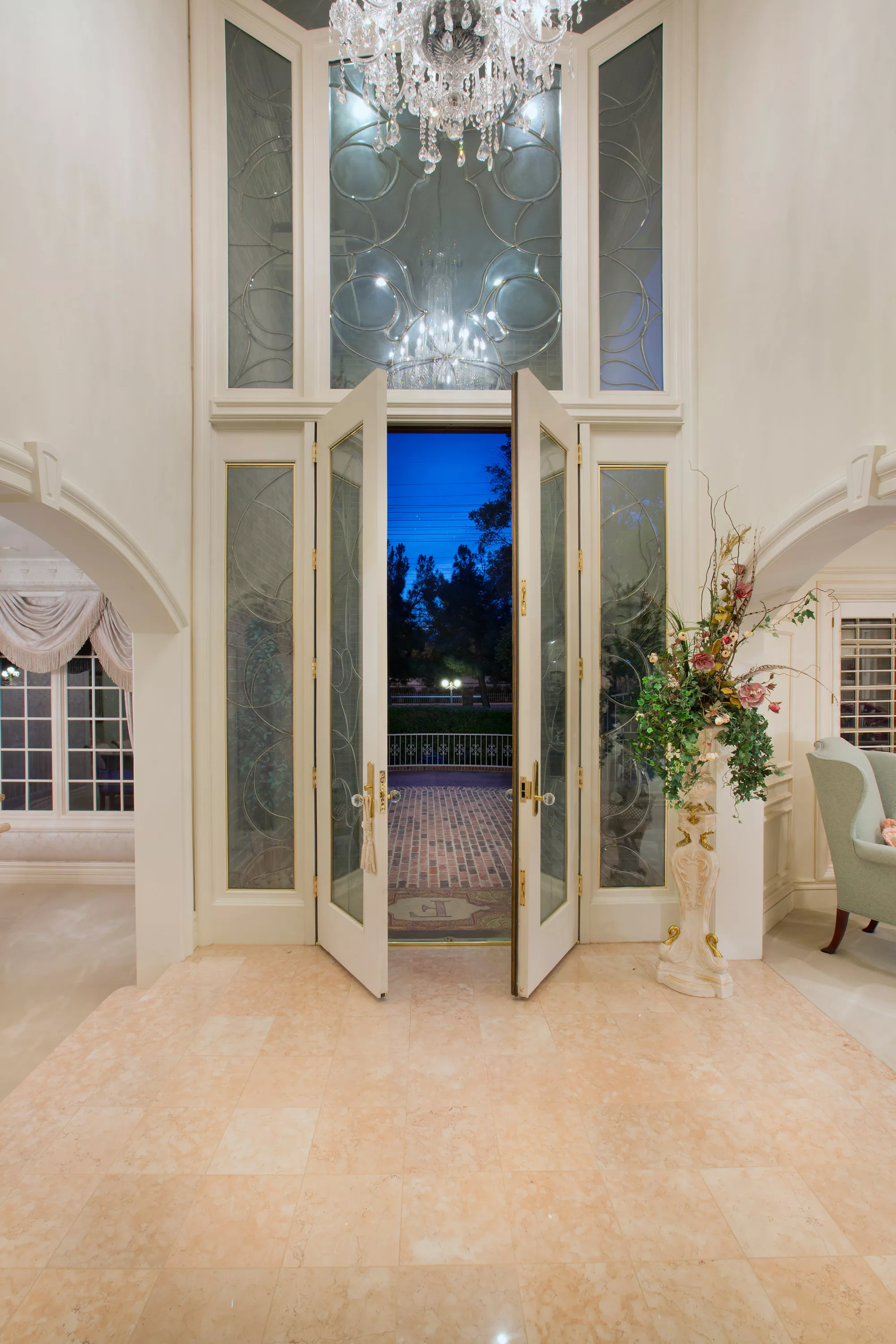 3910 E Russell Rd, Las Vegas, Nevada 89120 - 3910_e_russell_rd_las_vegas_nv-05_jqebn4