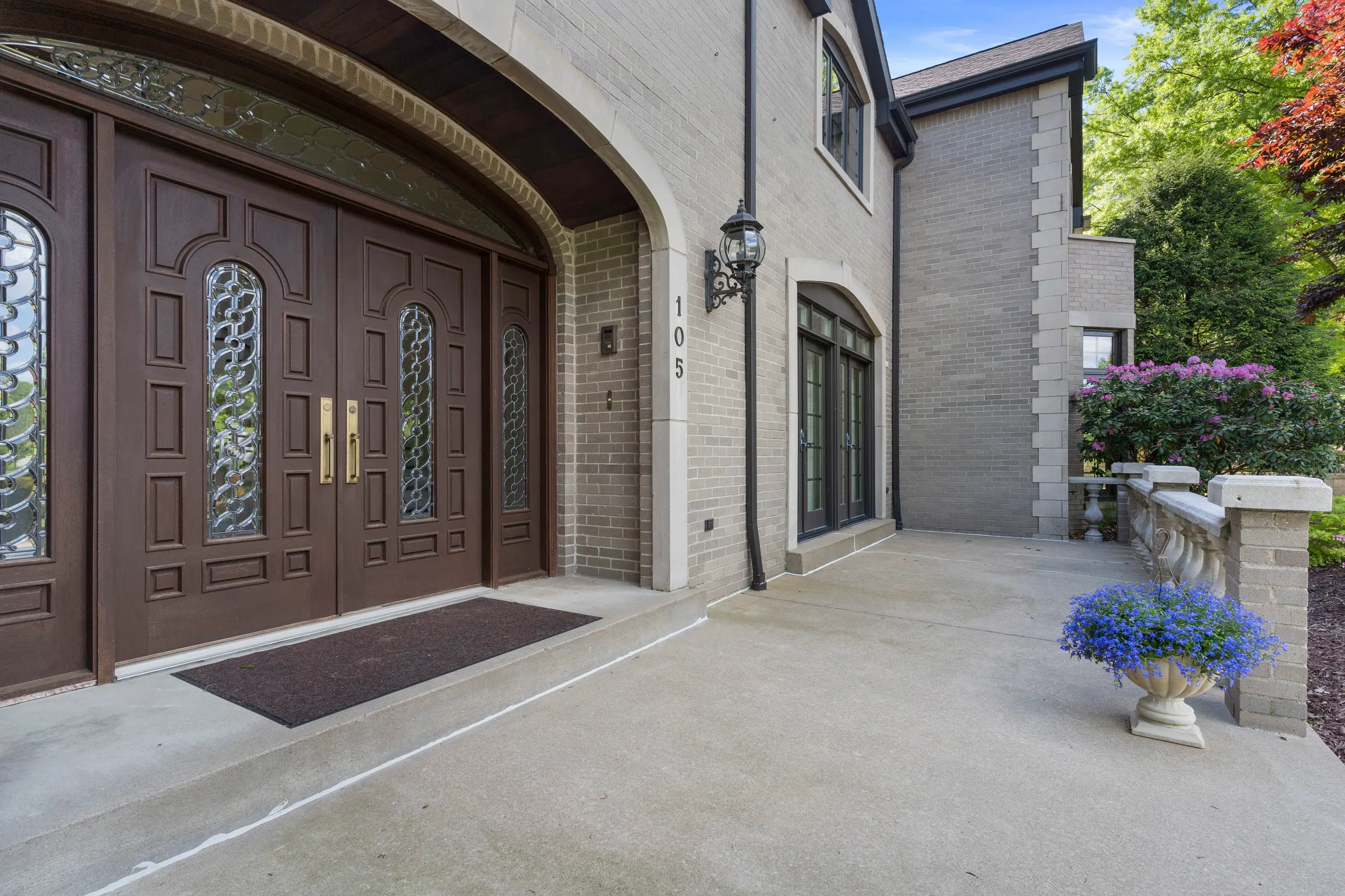 105 Lantern Circle, Near Pittsburgh, Pennsylvania 15317 - 105-lantern-circle-canonsburg-pennsylvania02_yyhvdk