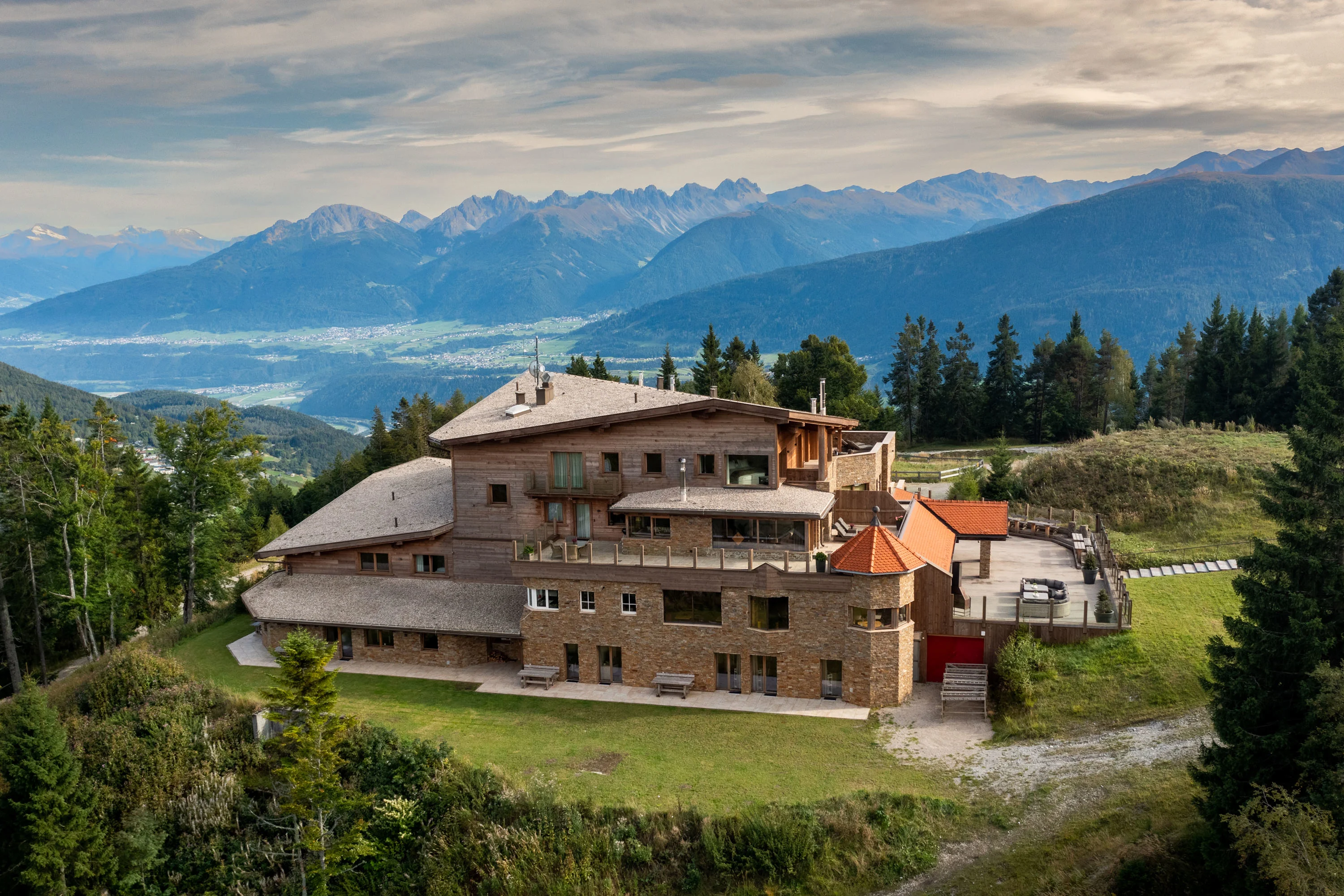 Luxury Mountain Chalet, Seefeld, Austrian Alps, Tirol , Austria - luxury-mountain-chalet-tirol-seefeld-austria66_vlvyty
