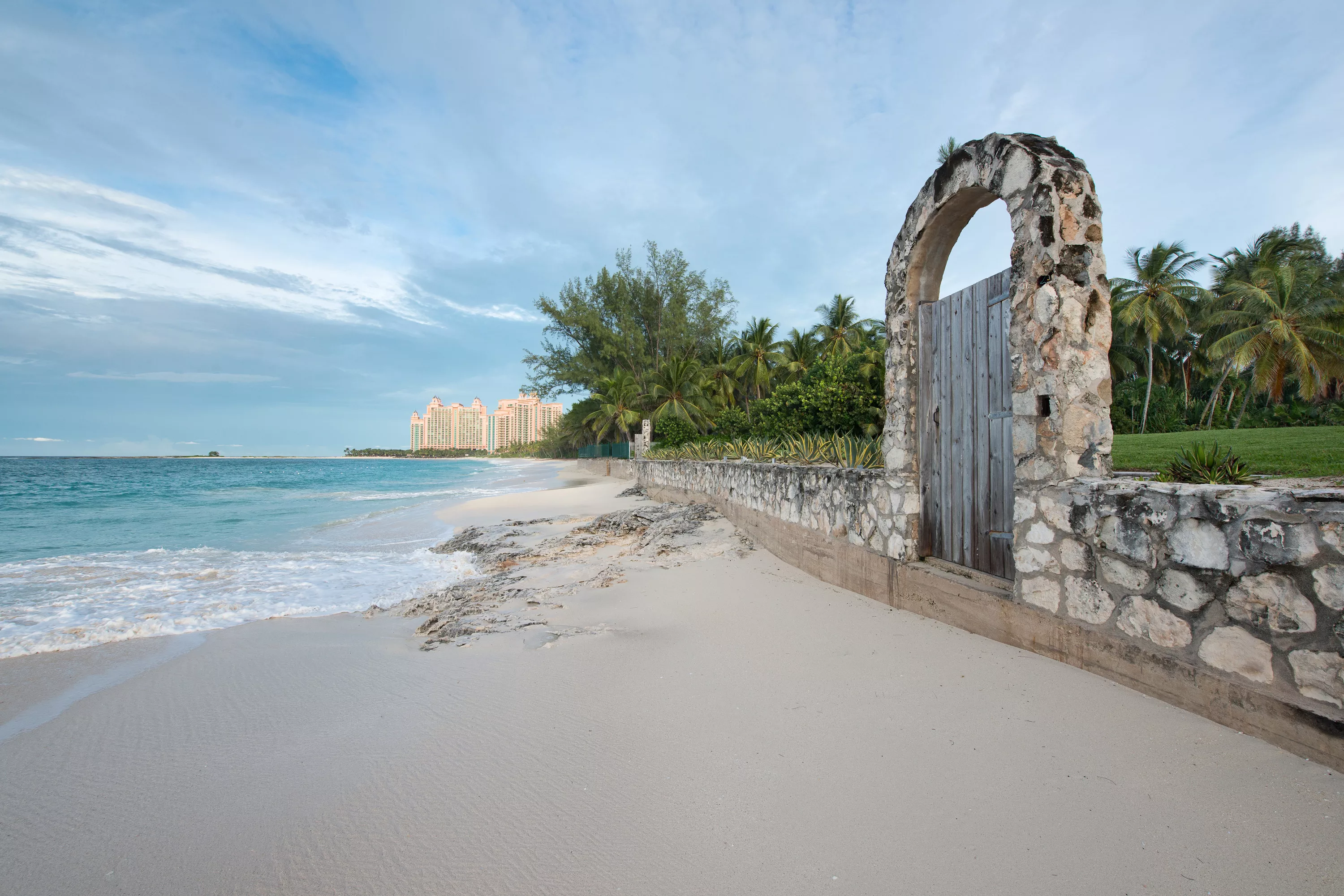 Paradise Island,  , Bahamas - kilkee-house-paradise-island-nassau-bahamas-luxury-real-estate-30_qfscaw