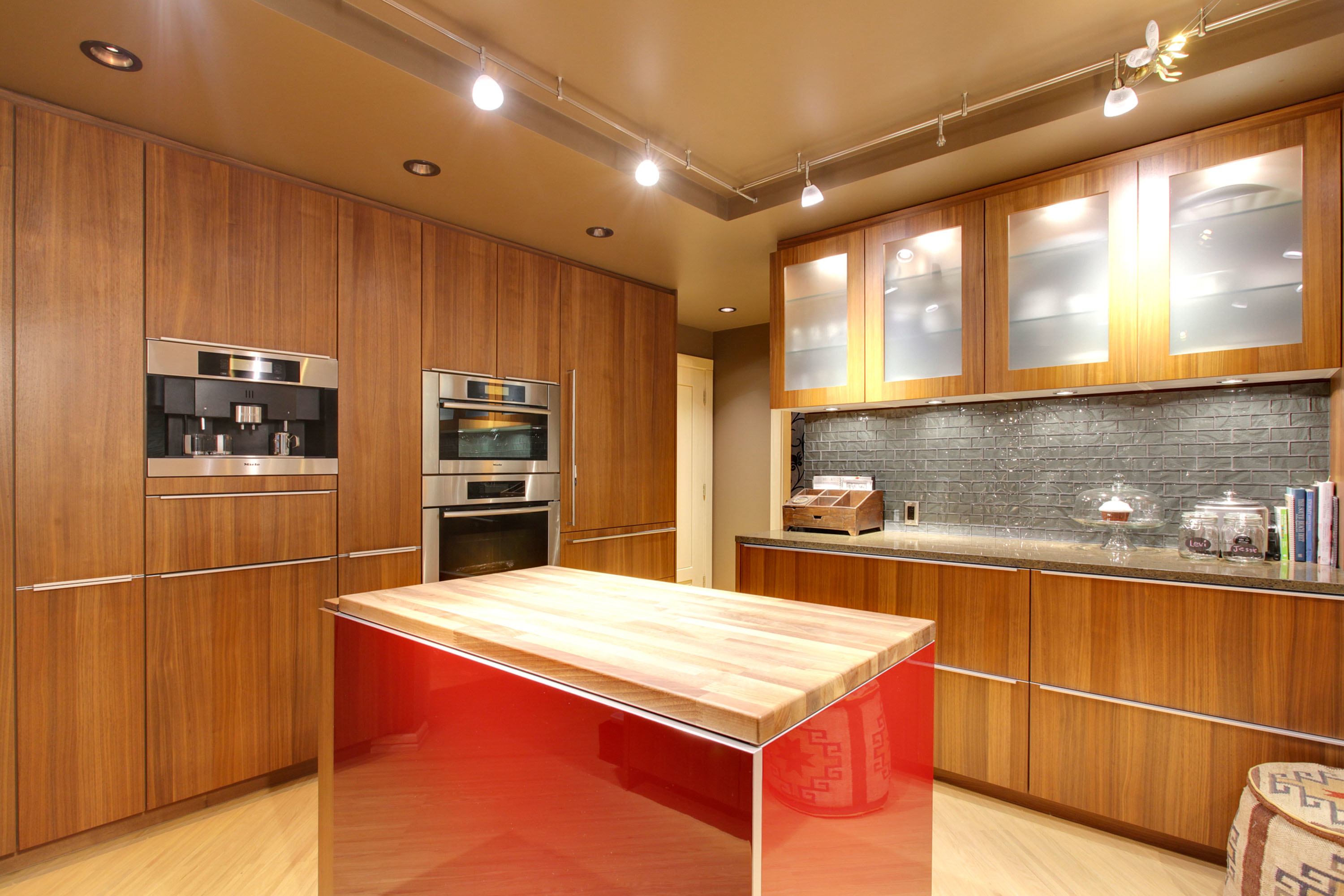 #2420, 720-13th Avenue SW, Beltline, Calgary, Alberta T2R 1M5, Canada - 2420_720_13th_Avenue_SW_Beltline_Calgary_Canda_16_e6j5ex
