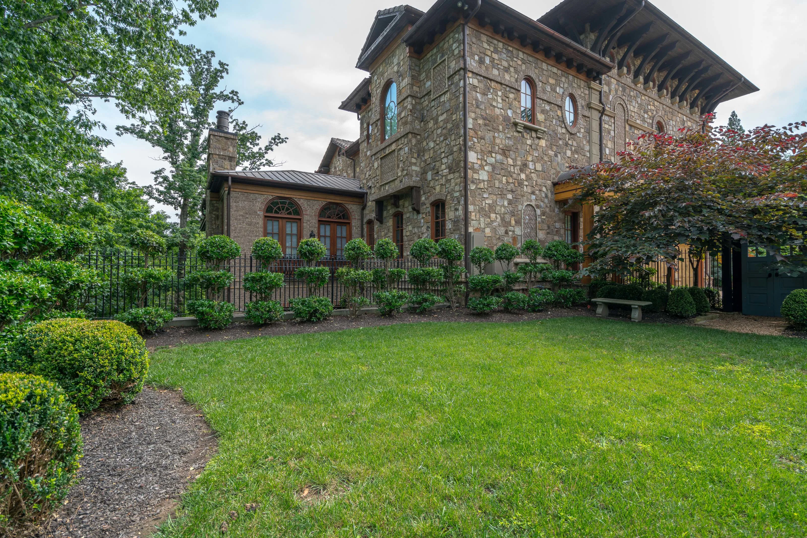 5635 Claire Rose Lane, Atlanta, Georgia 30327 - 5635-claire-rose-lane-atlanta-georgia61_xhndwu