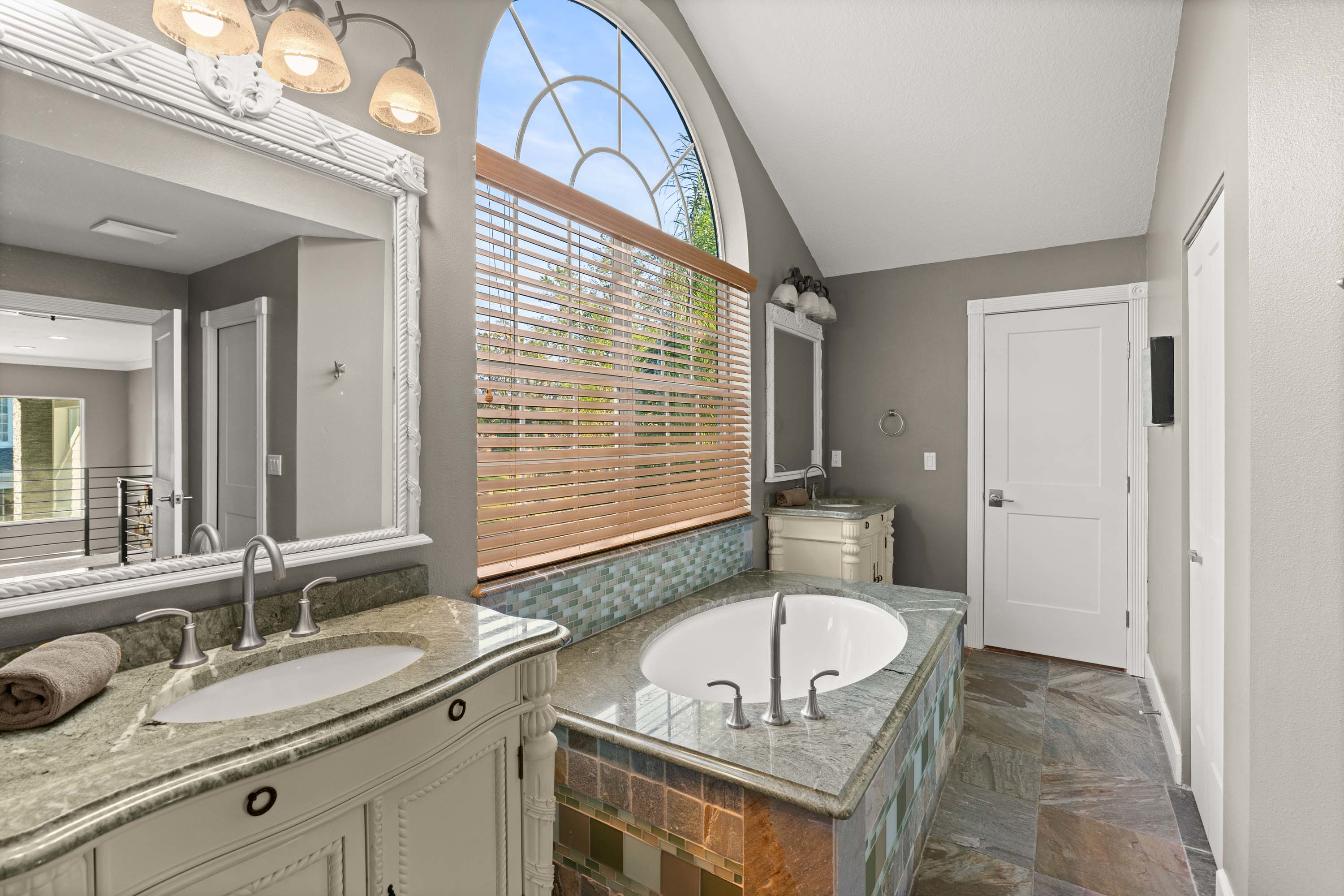 36 4 Broadcreek Circle - Luxury Real Estate - Concierge Auctions