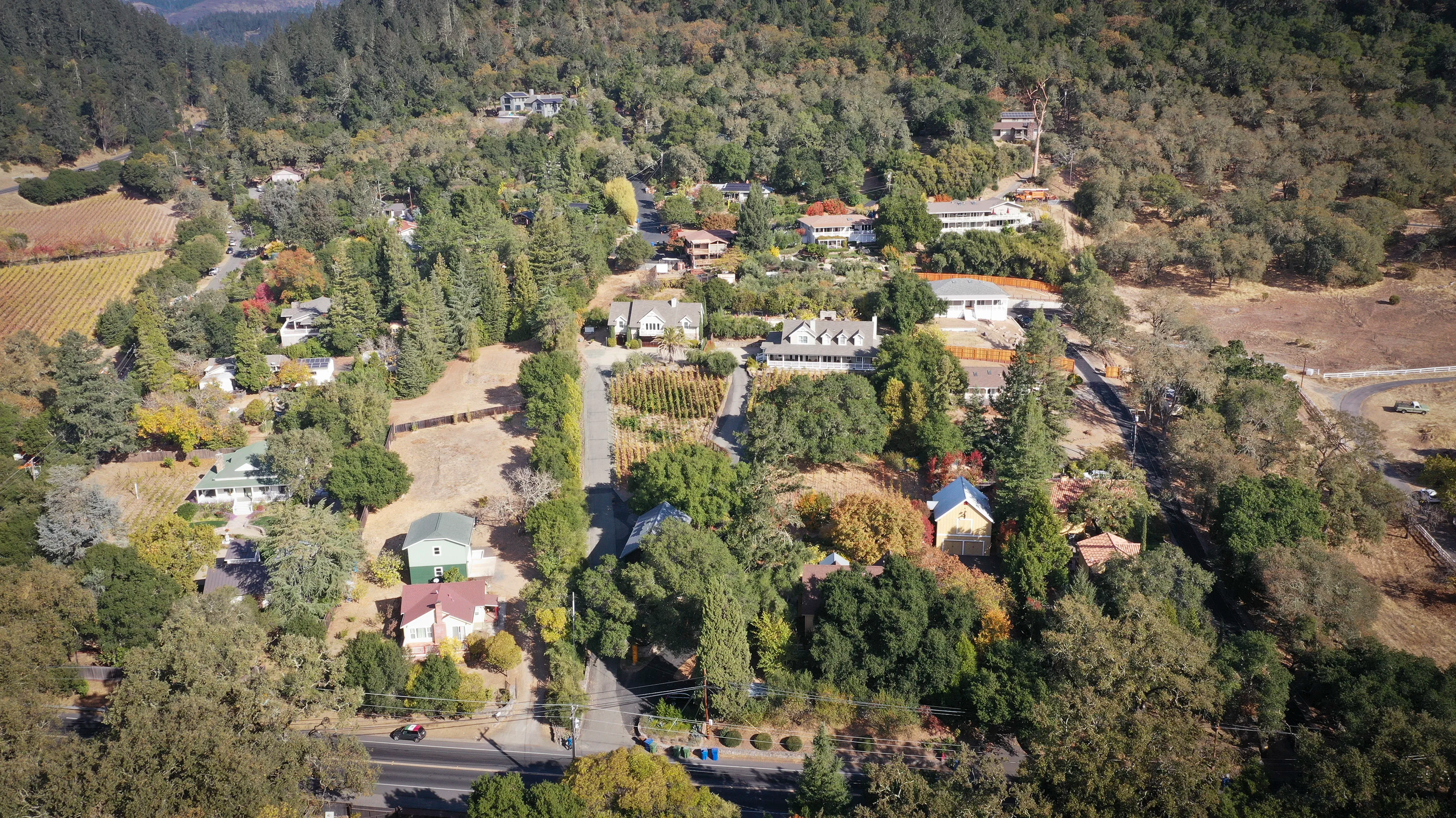 2618 & 2620 Silverado Trail North, Saint Helena, California 94574 - St-Hel-CA09_bm4dqr