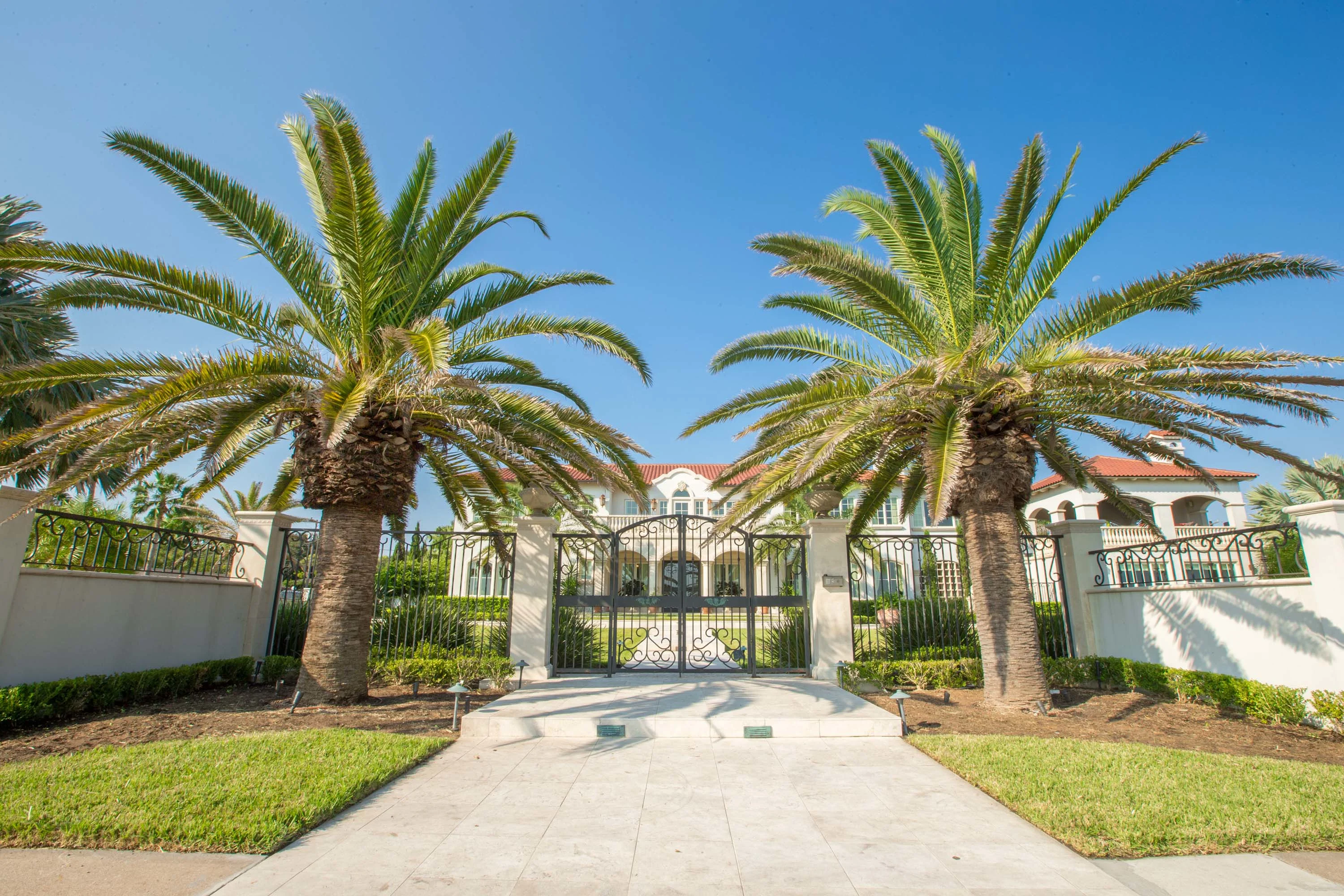  3825 Ocean Drive, Corpus Christi, Texas 78411 - 3825-ocean-drive03_pyeyog