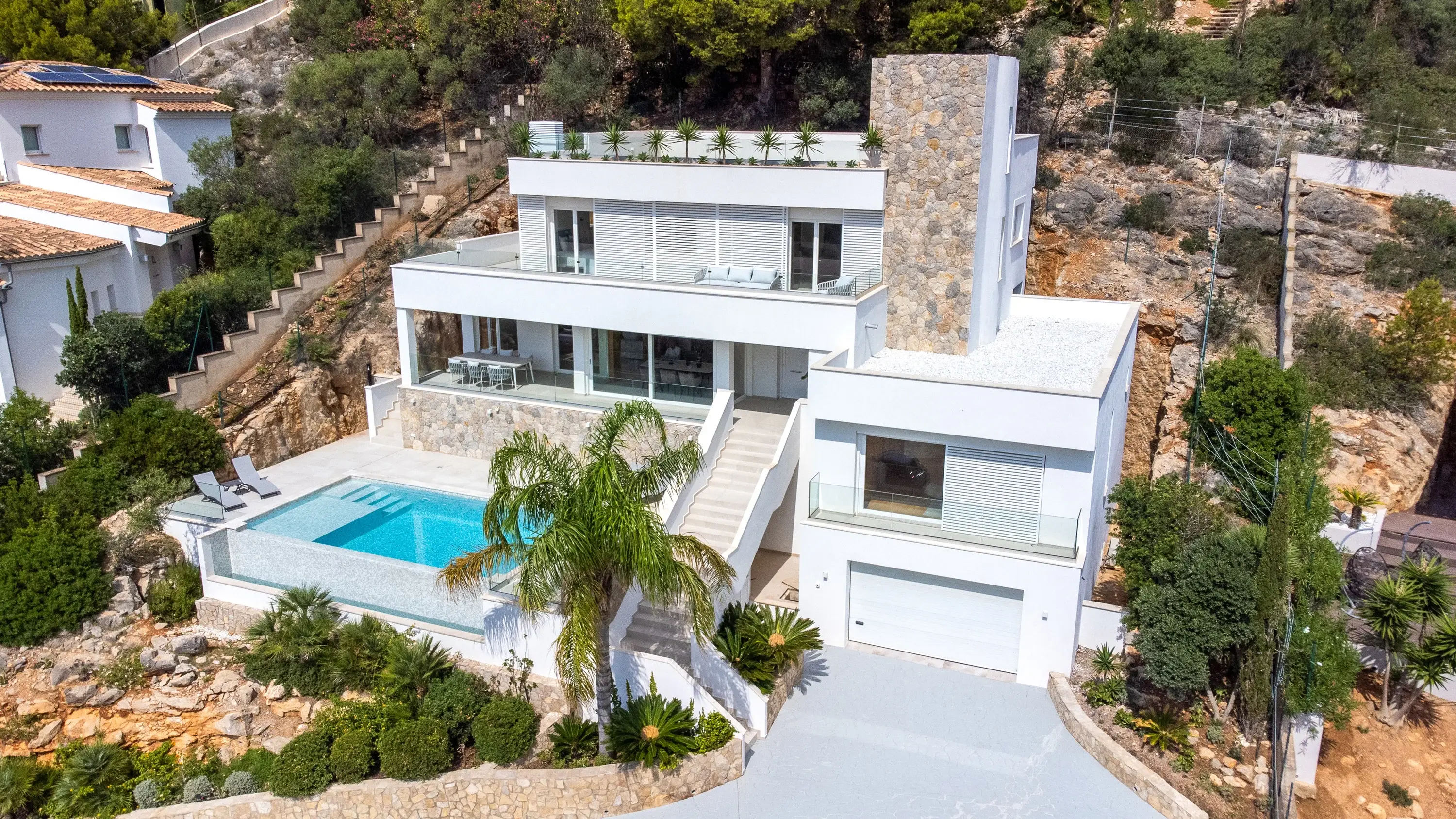 Three levels of laid-back luxury await you on the prettiest bay in the Mediterranean. 