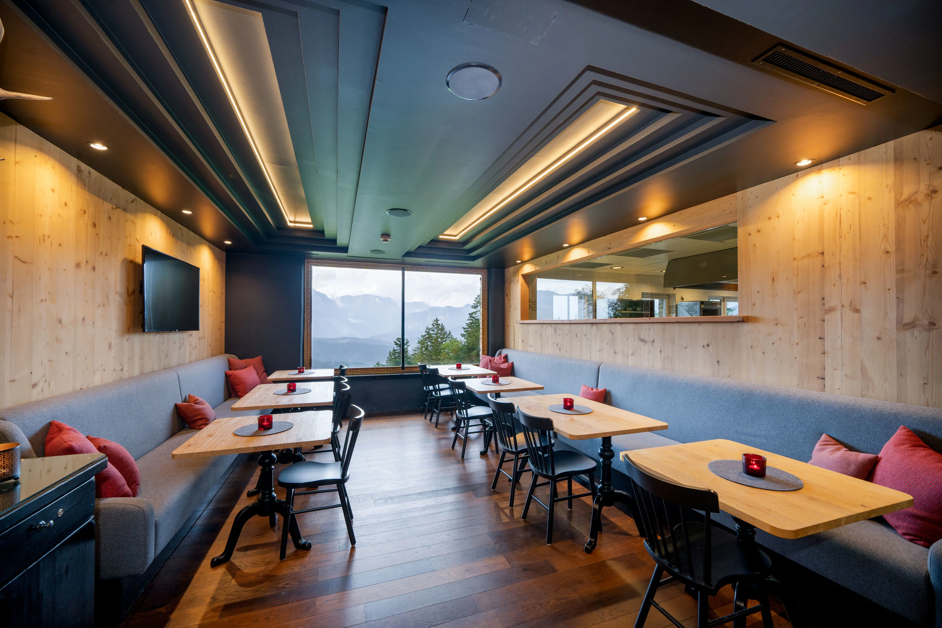 Luxury Mountain Chalet, Seefeld, Austrian Alps, Tirol , Austria - luxury-mountain-chalet-tirol-seefeld-austria60_fug9zp