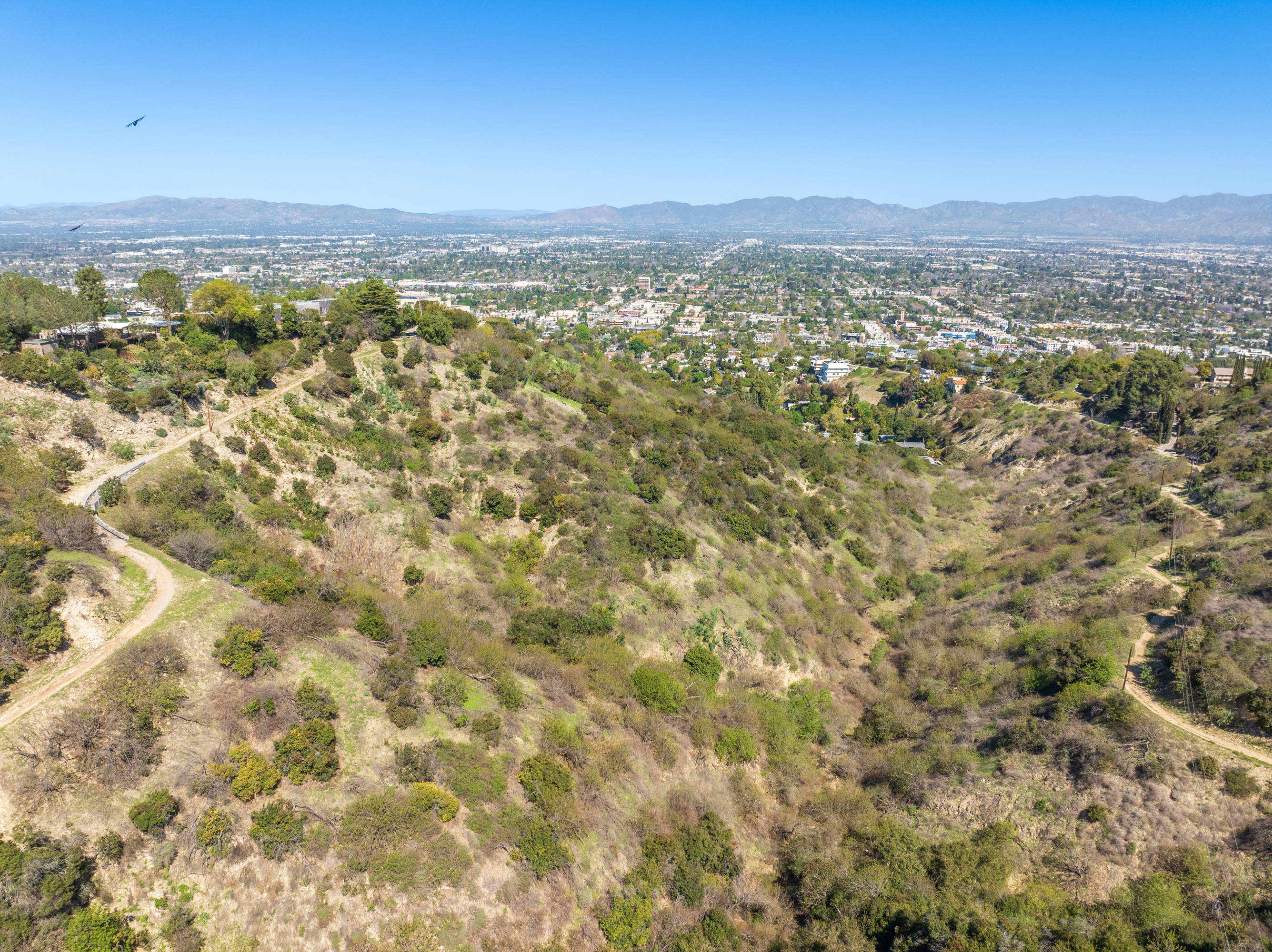 017 13511 Mulholland Dr