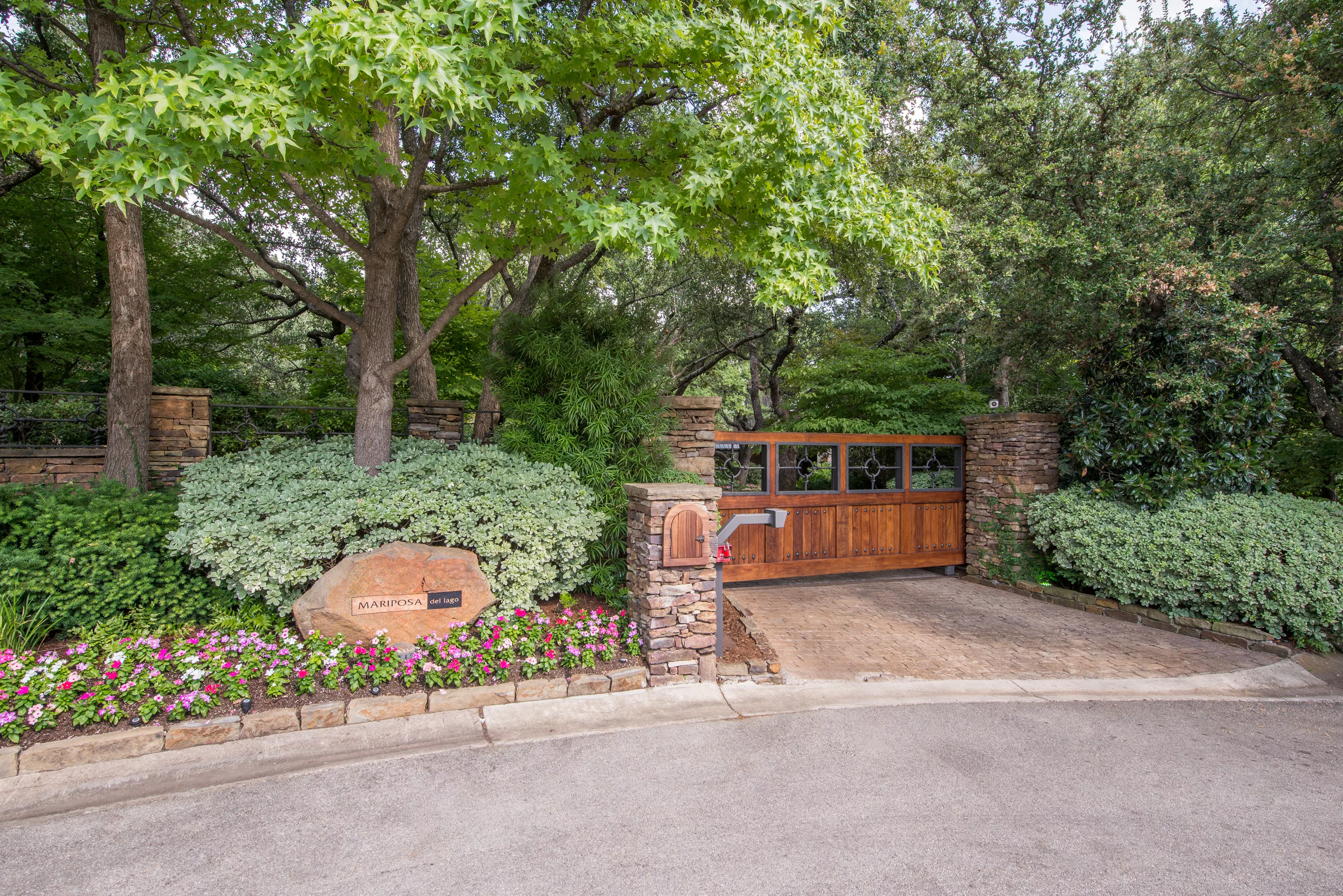 7941 Summit Cove, Dallas/Fort Worth Area, Texas 76179 - mariposa-del-lago-fort-worth-tx-luxury-real-estate-3_laozty