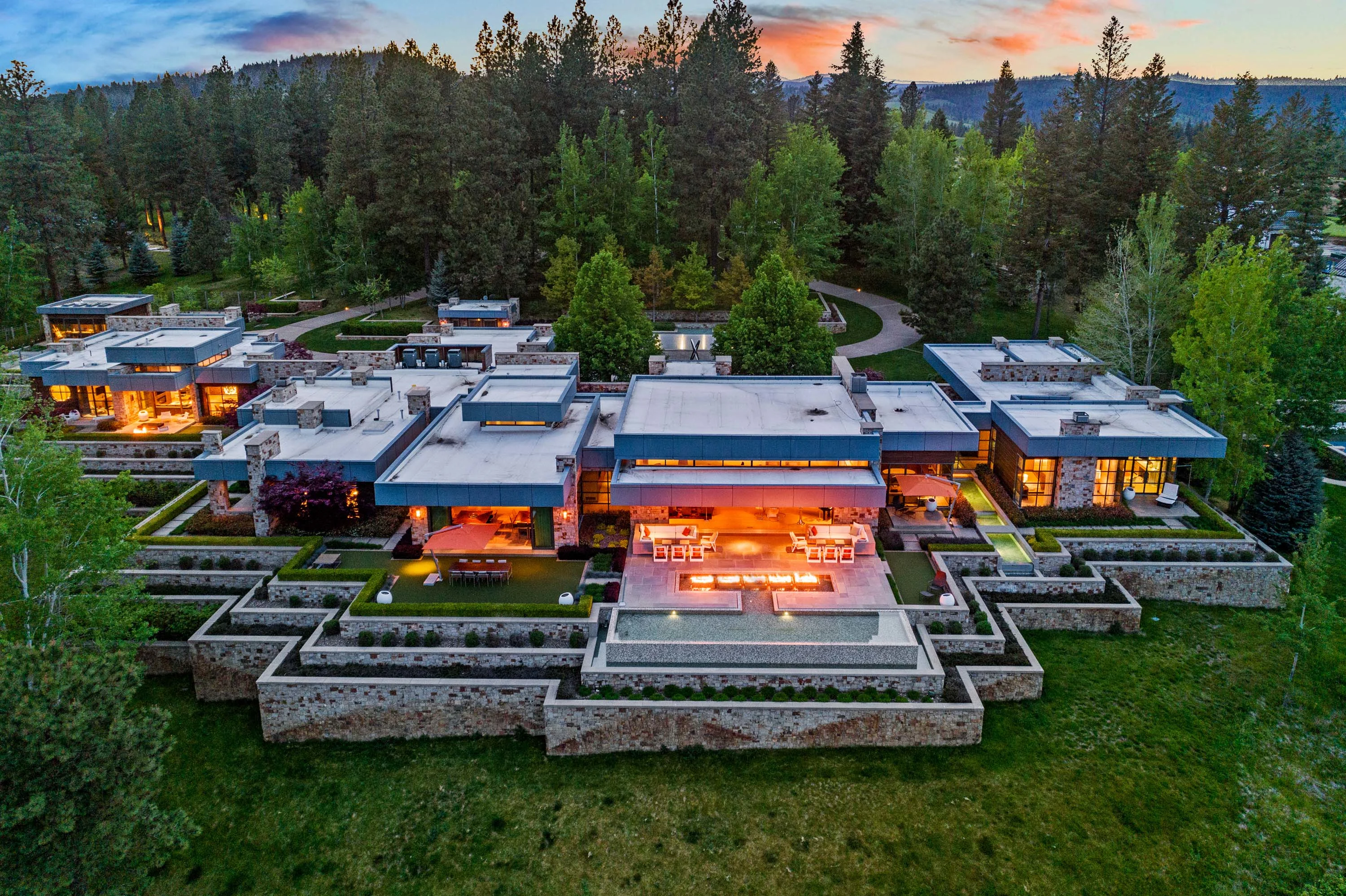 5468 West Carnelian Drive, Pynewoods Estate | The Golf and Lake Club at Black Rock, Coeur d'Alene, Idaho 83814 - 43_-_Aerial_5468WCarnellanDr_Twilight-4_cmlzzq
