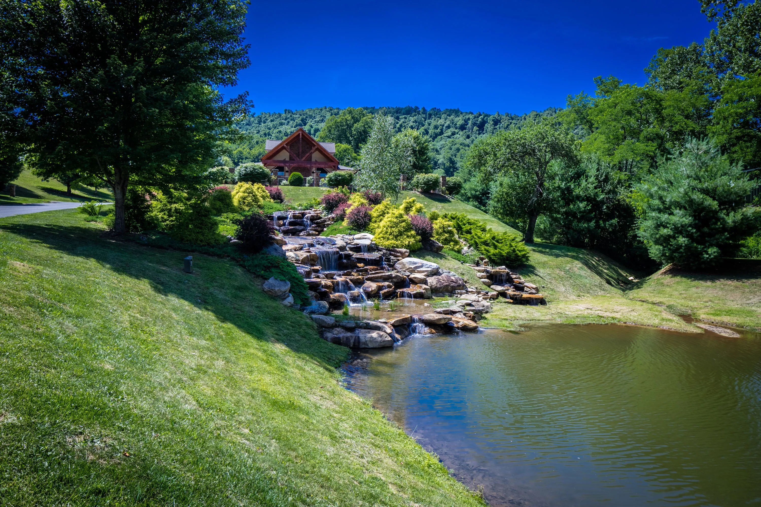Blackpoint at Linville Falls, Linville Falls, North Carolina 28657 - blackpoint-at-linville-falls-124-black-point-dr-newland-nc-02-27-21-00-000_jk0riv