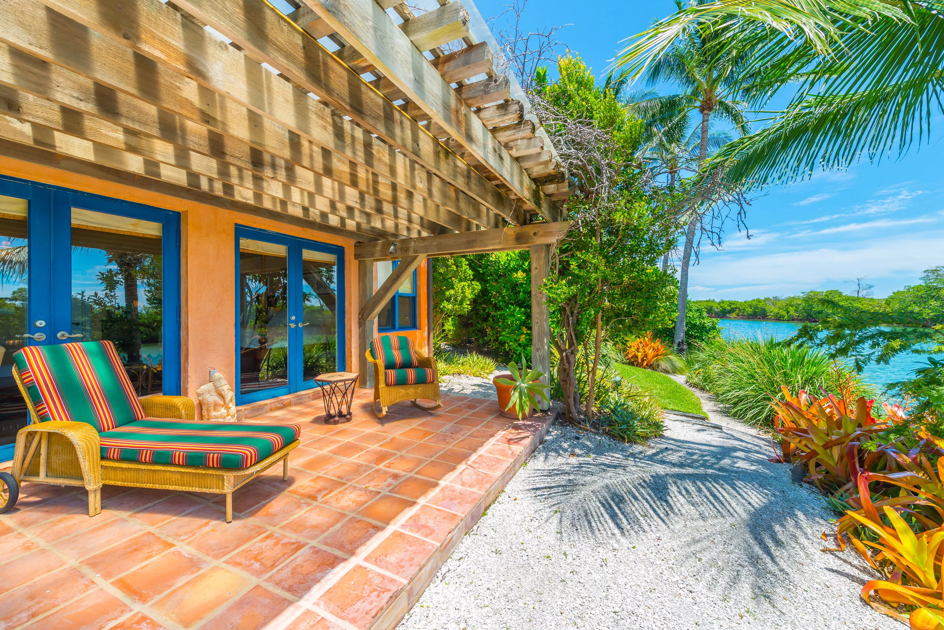 960 Harbor Drive, Key Biscayne, Florida 33149 - 960-harbor-drive-key-biscayne-florida24_vxgfn2