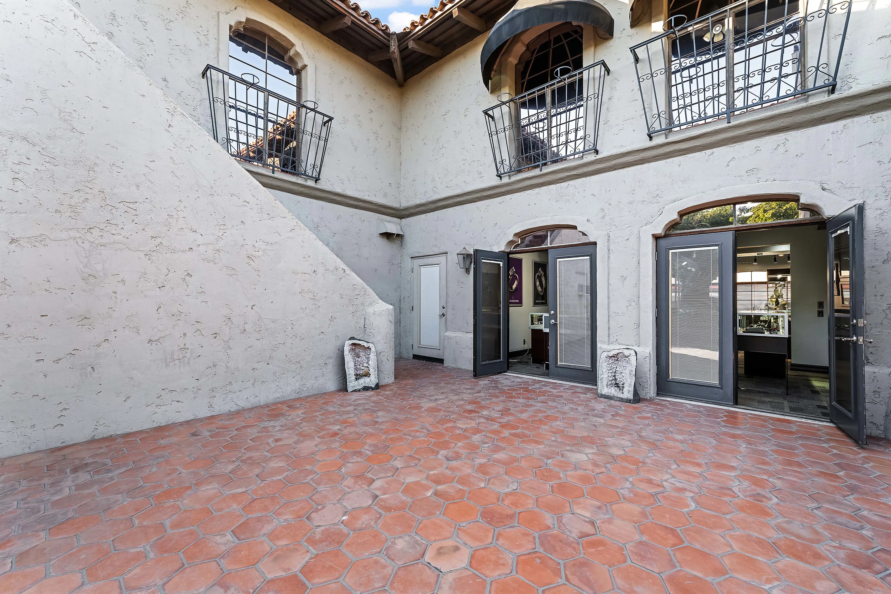 13845 North Scottsdale Road, Scottsdale, Arizona 85254 - 18_-_76-print-MTW02741_ovb4n2