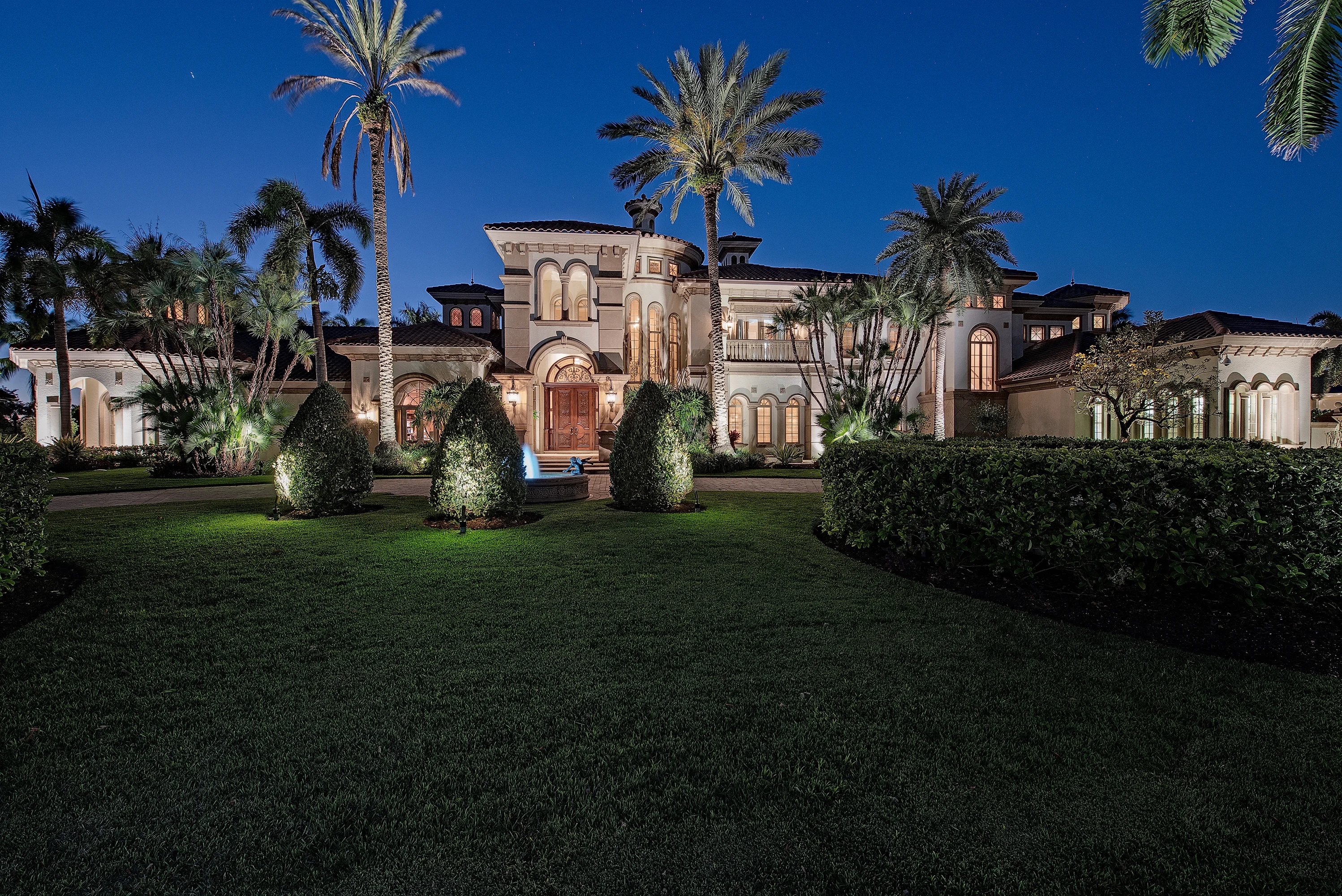 9663 Mashie Court, Naples, Florida 34108 - 9663_Mashie_Court_03_nmtr7x