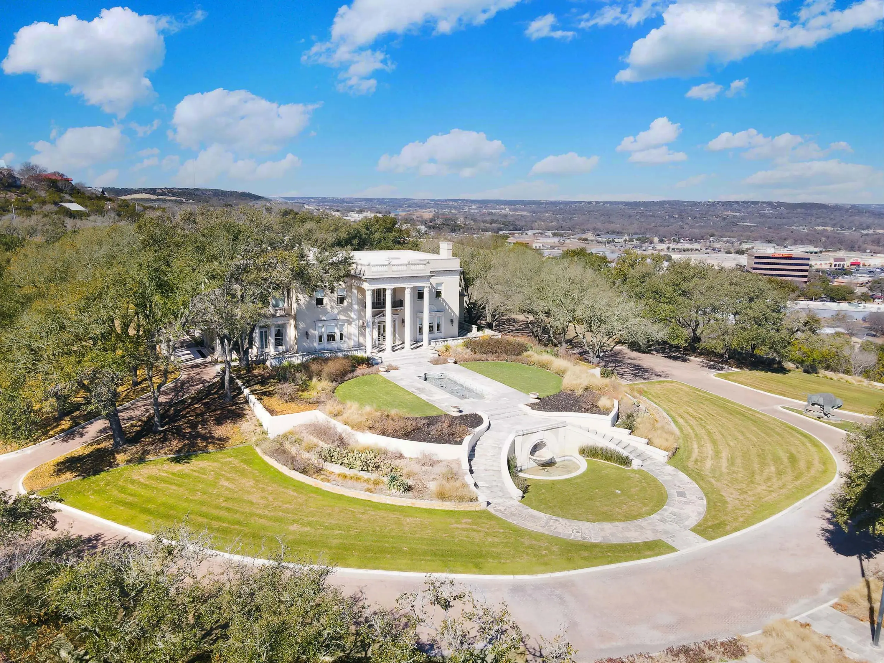 444 Sidney Baker Street South, Texas Hill Country, Texas 78028 - 444-sidney-baker-street-south-kerrville-texas02_ybr8xu
