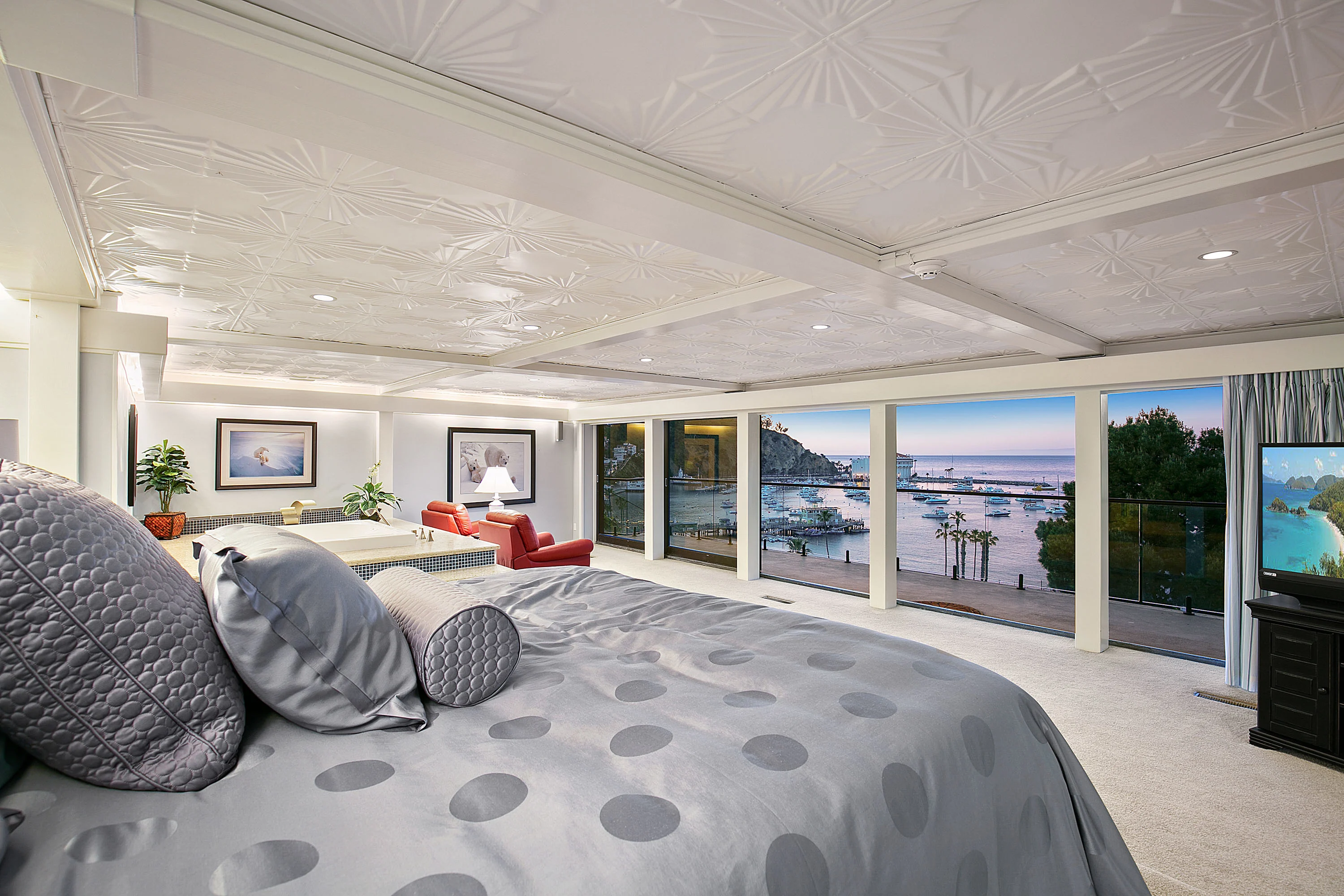 166 Middle Terrace, Avalon, Santa Catalina Island, California 90704 - 166-middle-terrace-santa-catalina-island-avalon-california25_mkwl7t