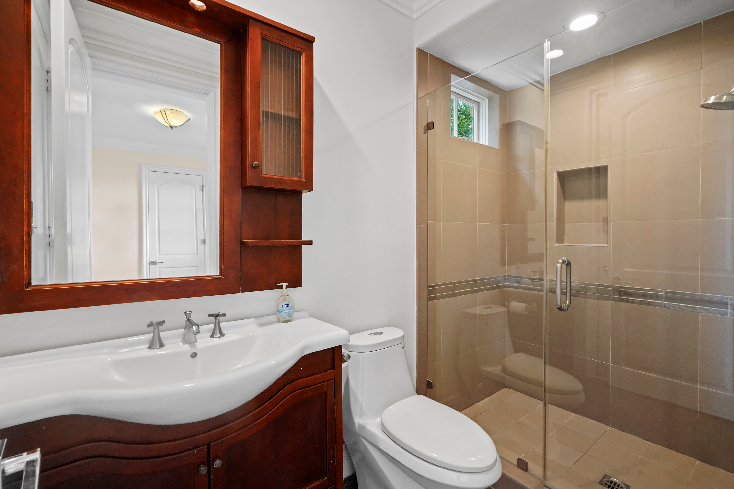 60 13320 Mulholland Drive - Luxury Real Estate - Concierge Auctions