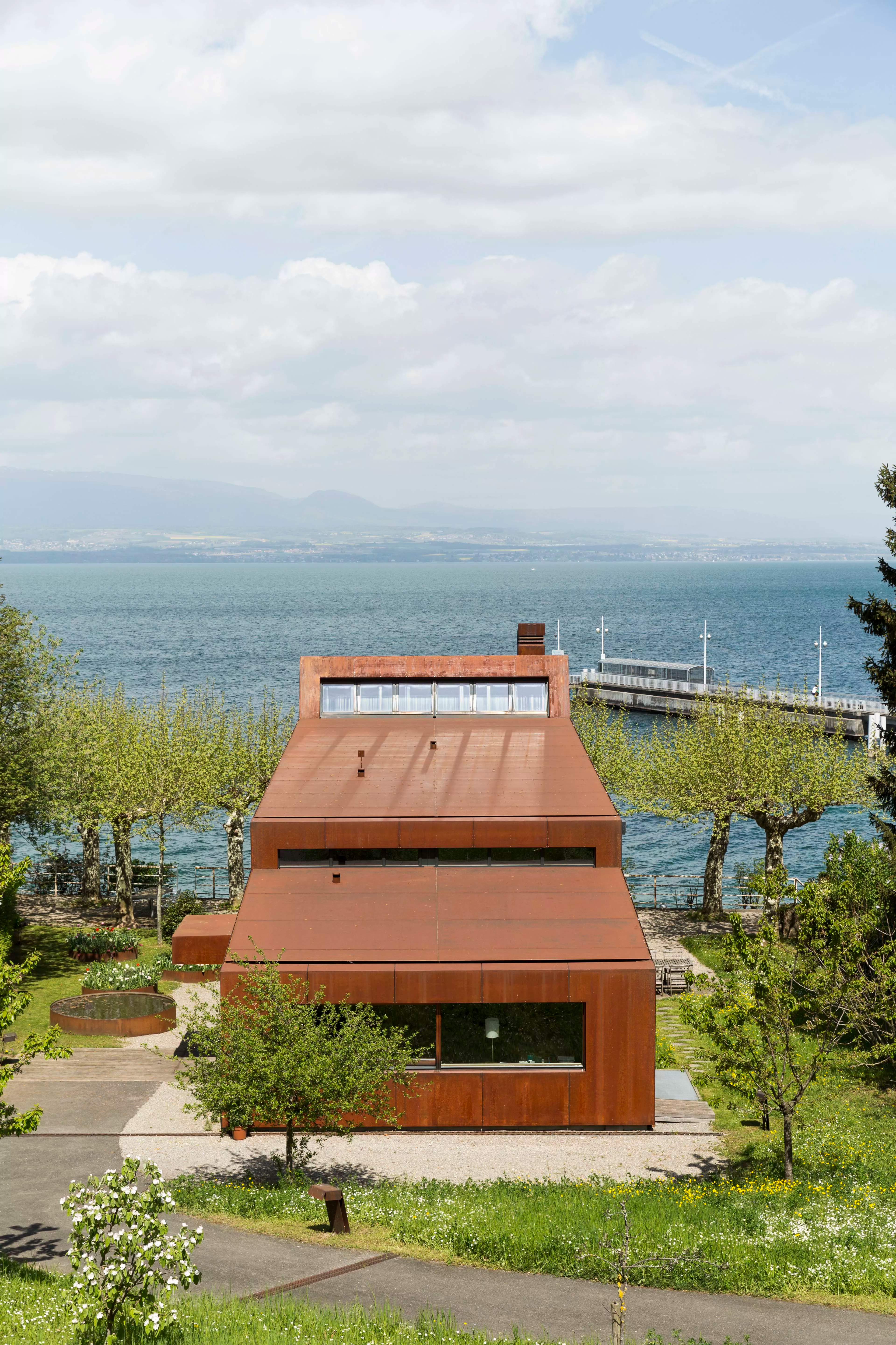 26, Avenue du General Leclerc, Near Evian, Auvergne-Rhône-Alpes 74200, France - casa-26-france34_uttg1r