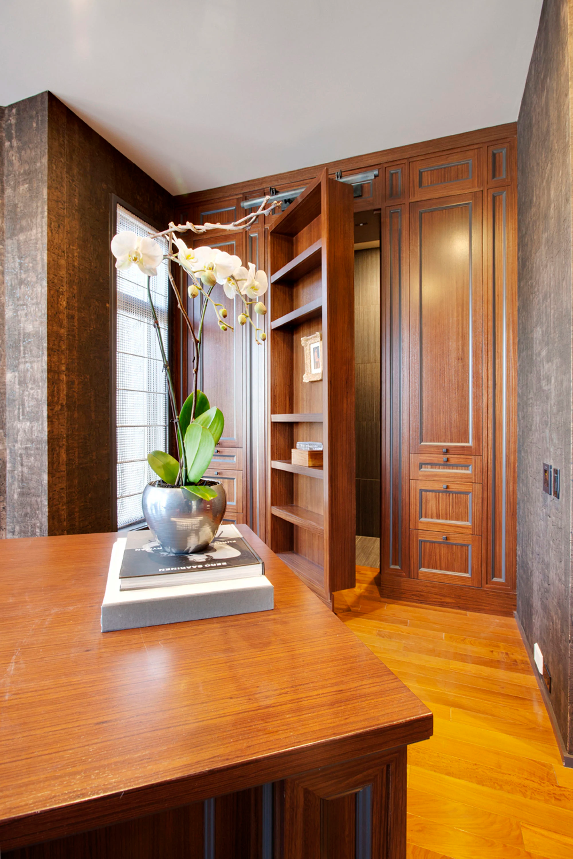 102 Crescent Road NW, Calgary, Alberta T2M 3Z9, Canada - 102-crescent-road-north-west-calgary-alberta-canada17_dtrkfy