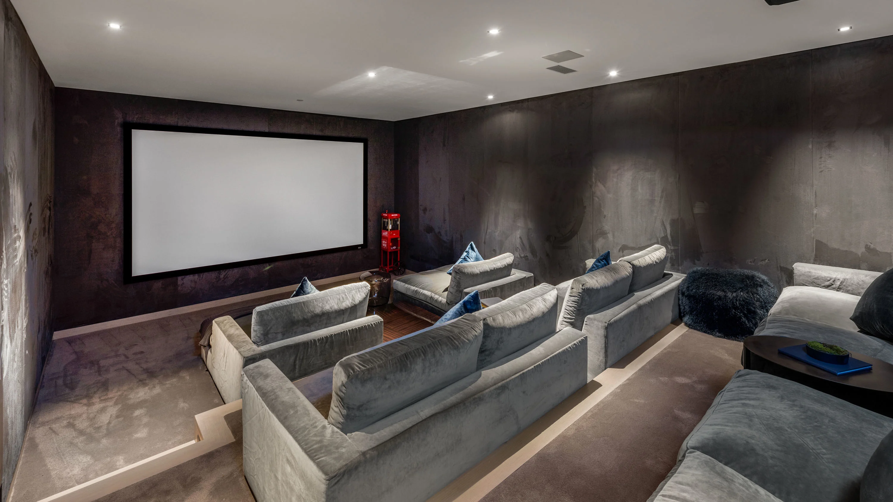 1035 Stradella Road, Bel Air, California 90077 - 1035-stradella-road-los-angeles-california31_zz9xyk