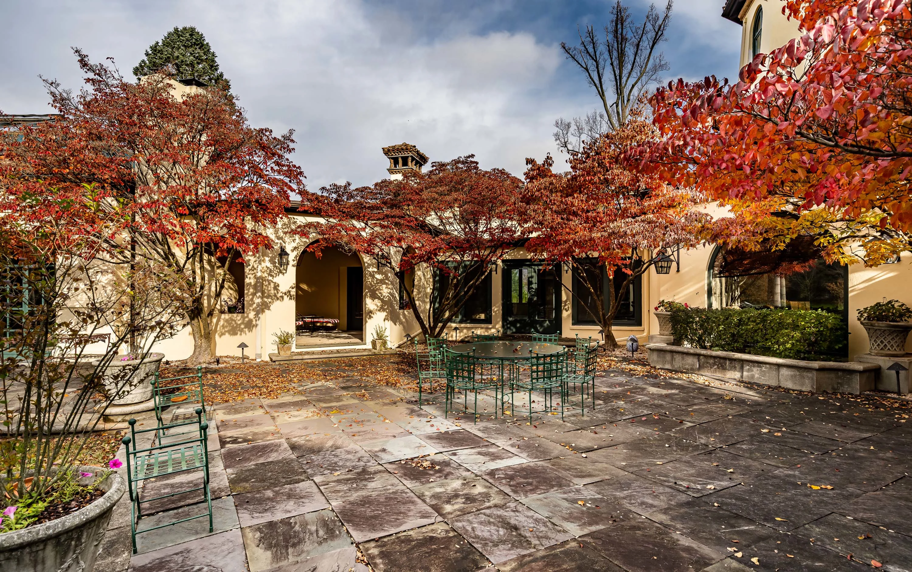 100 Springhouse Lane, Near Philadelphia, Pennsylvania 19073  - 100-springhouse-lane-newtown-square-pennsylvania44_uyhrmx