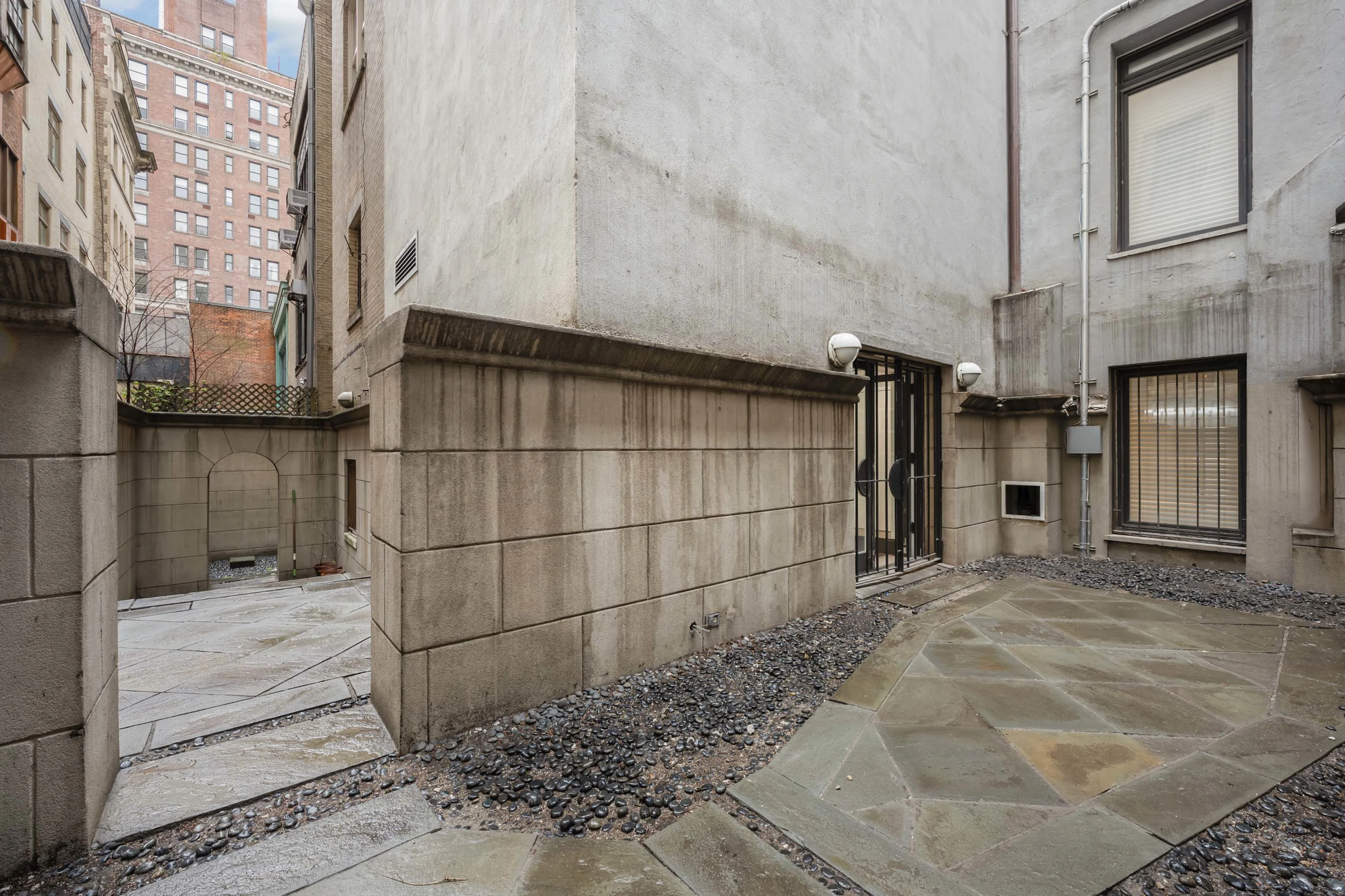 15 East 70th Street, Unit 1A, Condo Space | Upper East Side, New York, New York 10021 - 21_-_11-15-east-70th-street-new-york-ny-usa-013_j73par