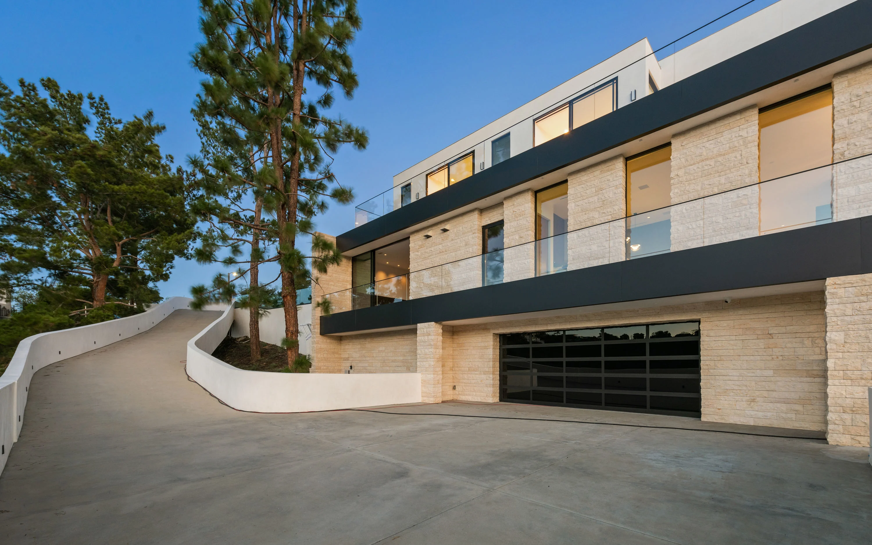 1035 Stradella Road, Bel Air, California 90077 | Concierge Auctions