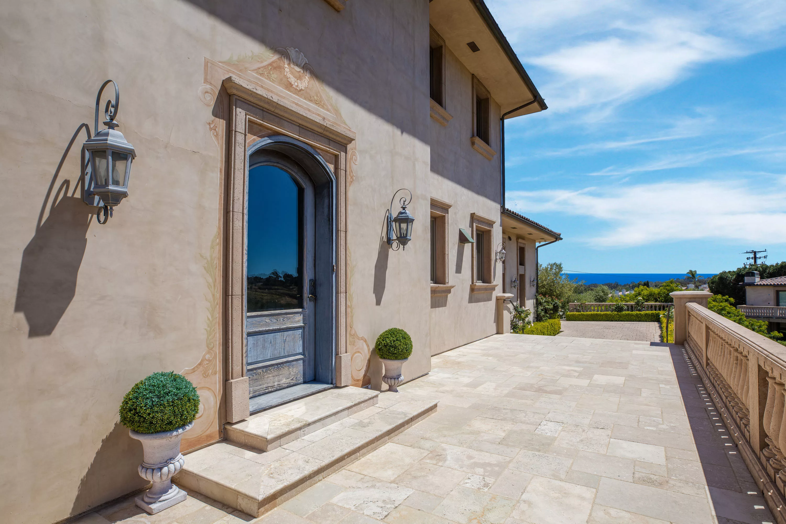 6401 Zumirez Drive, Malibu, California 90265 - 6401-zumirez-drive-malibu-california05_oeebcm