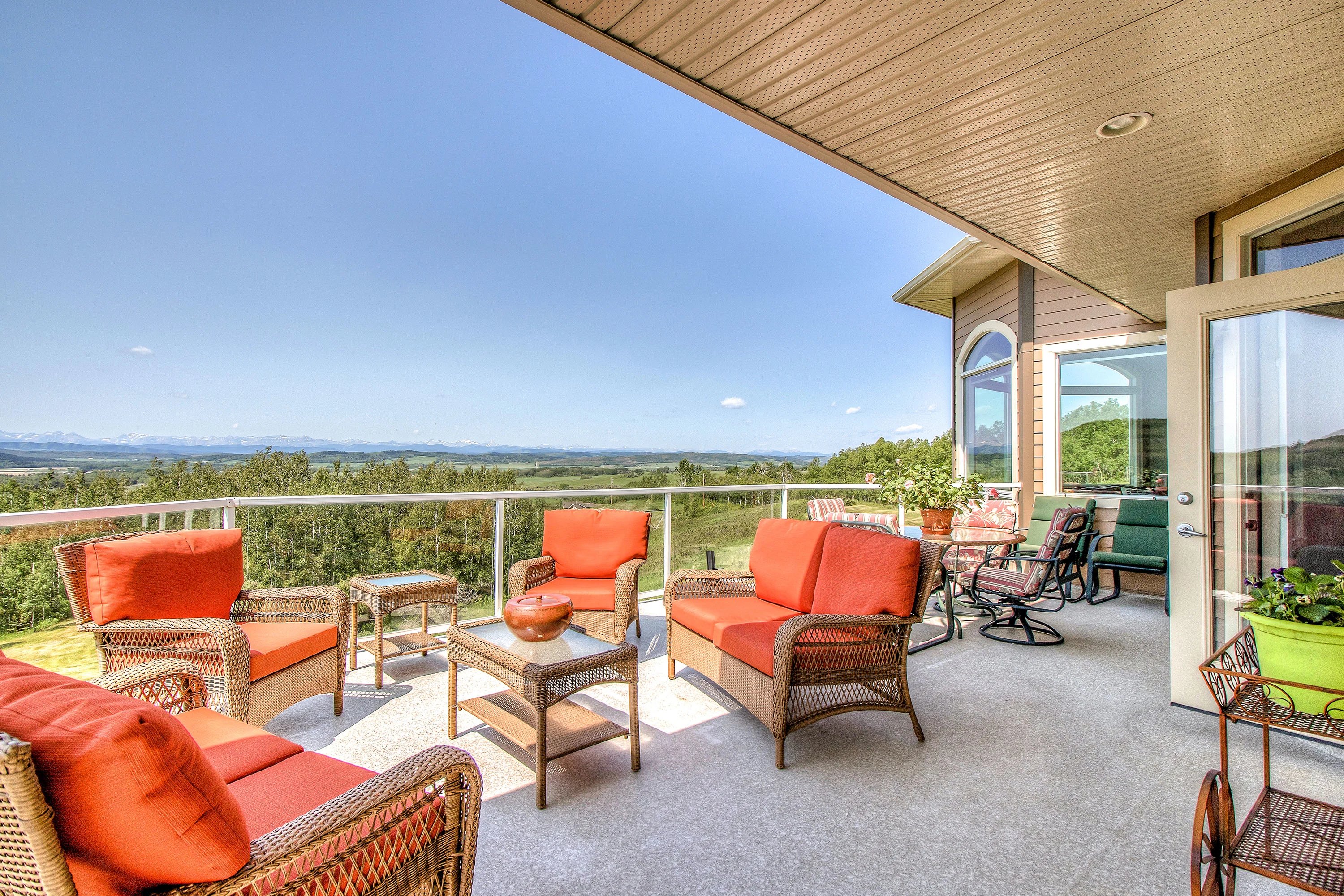 290156 160 Street W, Near Calgary, Alberta T2J 2P9, Canada - 290156-160-street-rural-foothills-county-alberta-canada13_mcgr5w