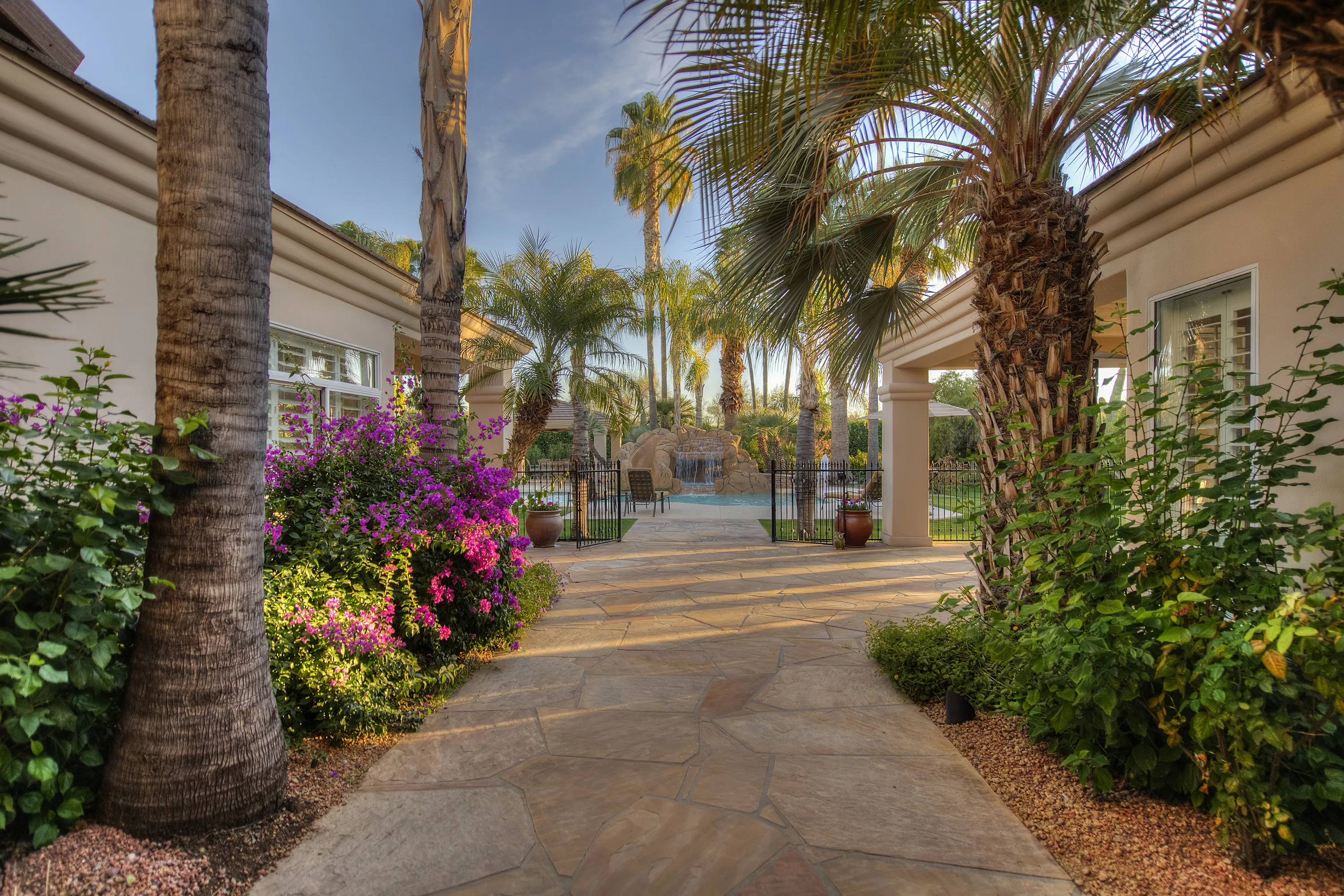 6733 East Caron Street, Paradise Valley, Arizona 85253 - east_caron_estate16_uhyins