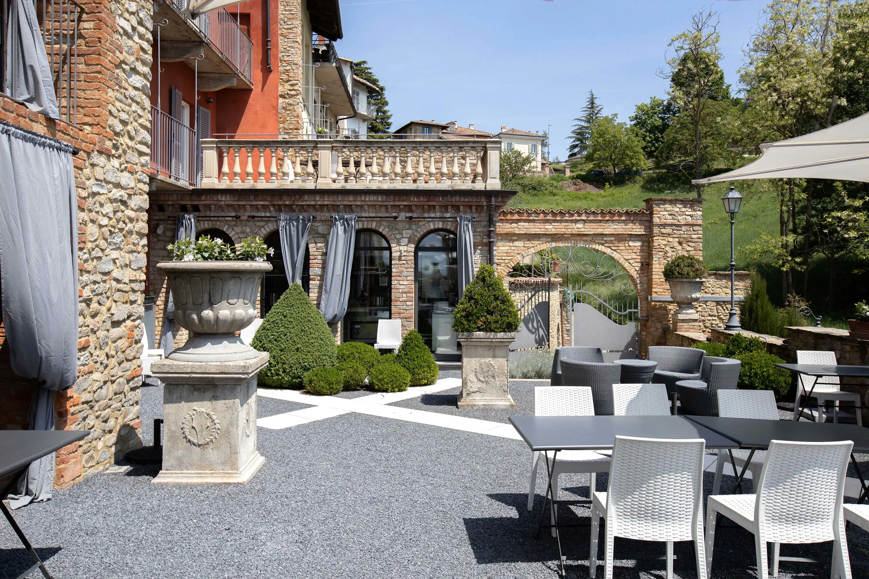 07 Palazzo Martinengo, Via Cavour 10 , & 10A, & 12, Monforte d-Alba, Barolo, 12065 Italy - Luxury Real Estate - Concierge Auctions