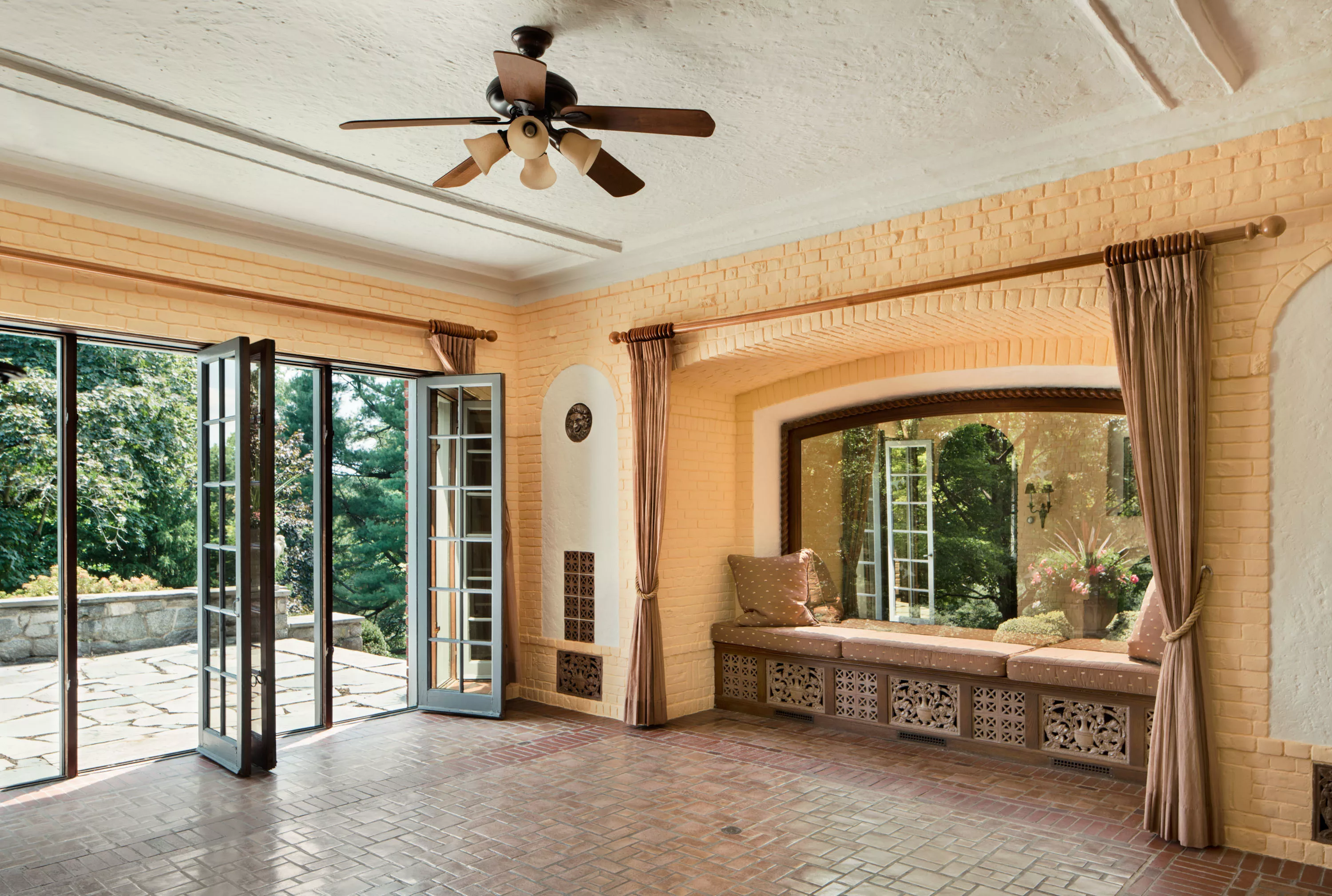 707 Weaver St., Larchmont, New York 10538 - 707-weaver-st-larchomont-ny-13-22-15-08-088_ced3b3