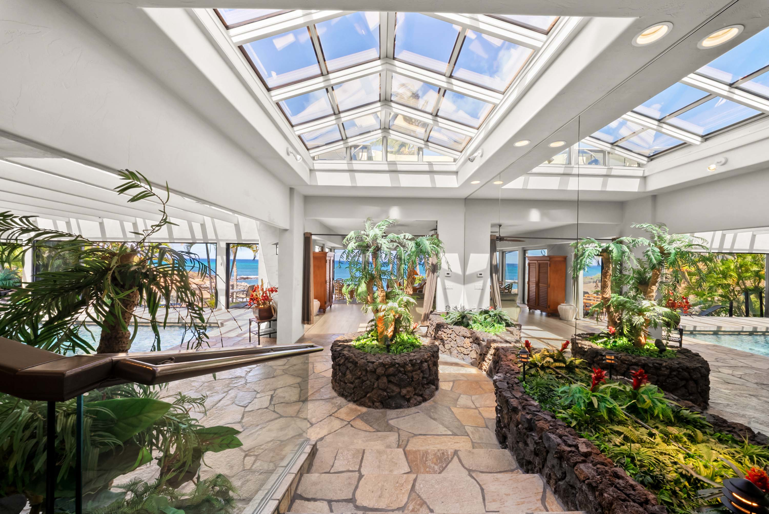 42 5163 and 5157 Lower Honoapiilani Rd, Lahaina, HI 96761 - Luxury Real Estate - Concierge Auctions