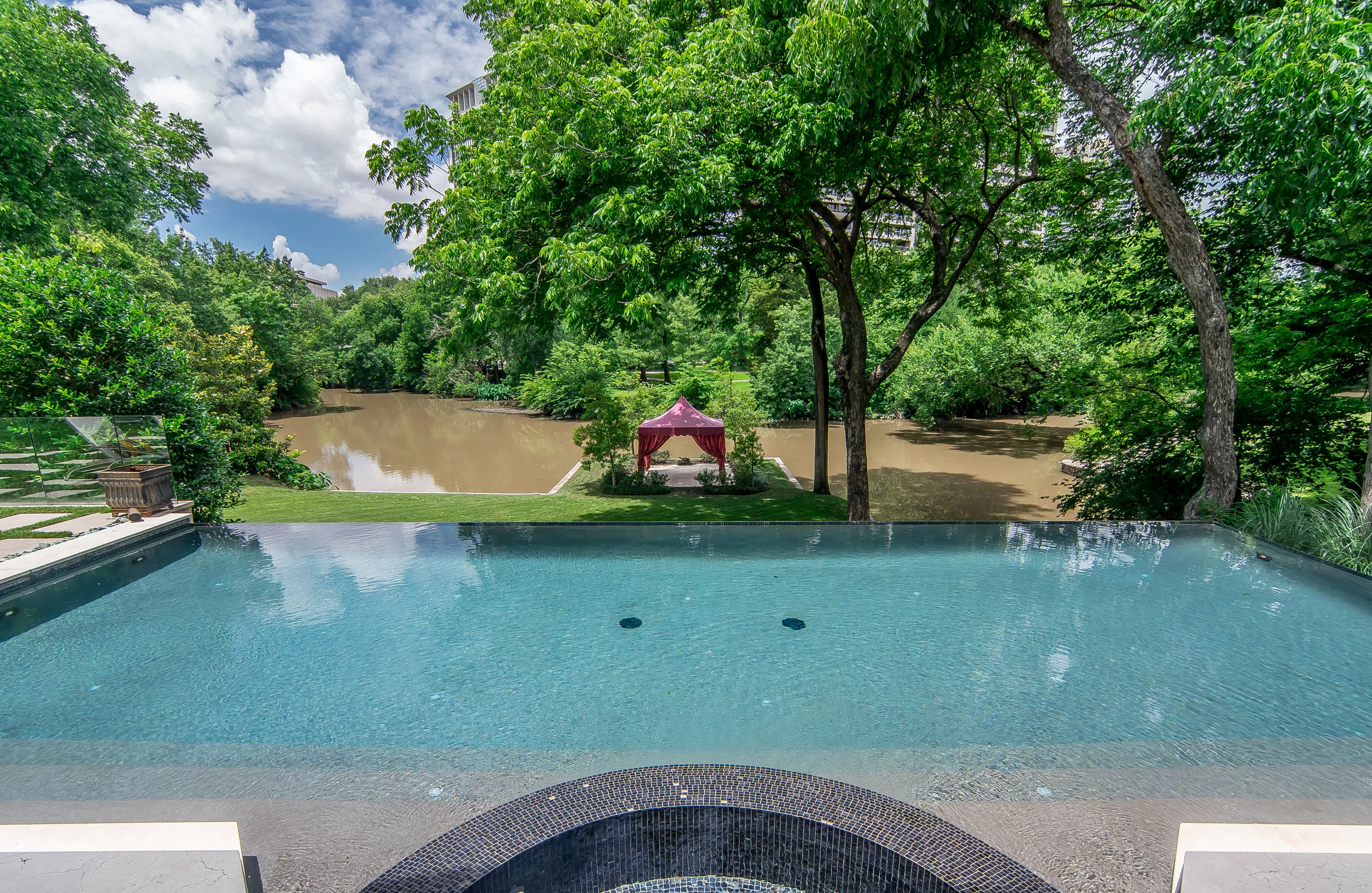 3816 Turtle Creek Drive, Dallas, Texas 75219 - 3816-turtle-creek-dr-dallas-tx-75219-27-28-17-32-3232_acrrx2