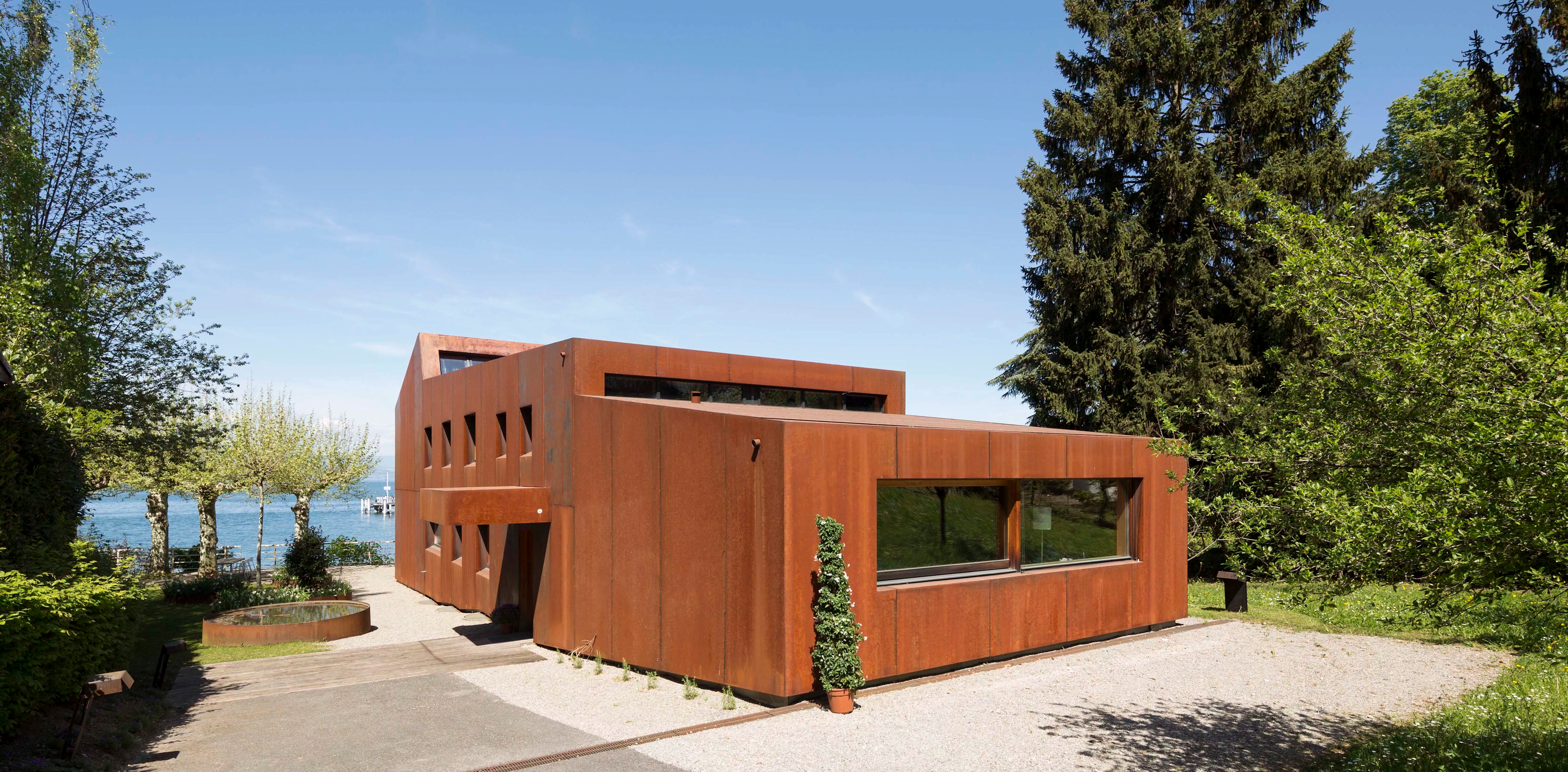 26, Avenue du General Leclerc, Near Evian, Auvergne-Rhône-Alpes 74200, France - casa-26-france03v2_svnky7
