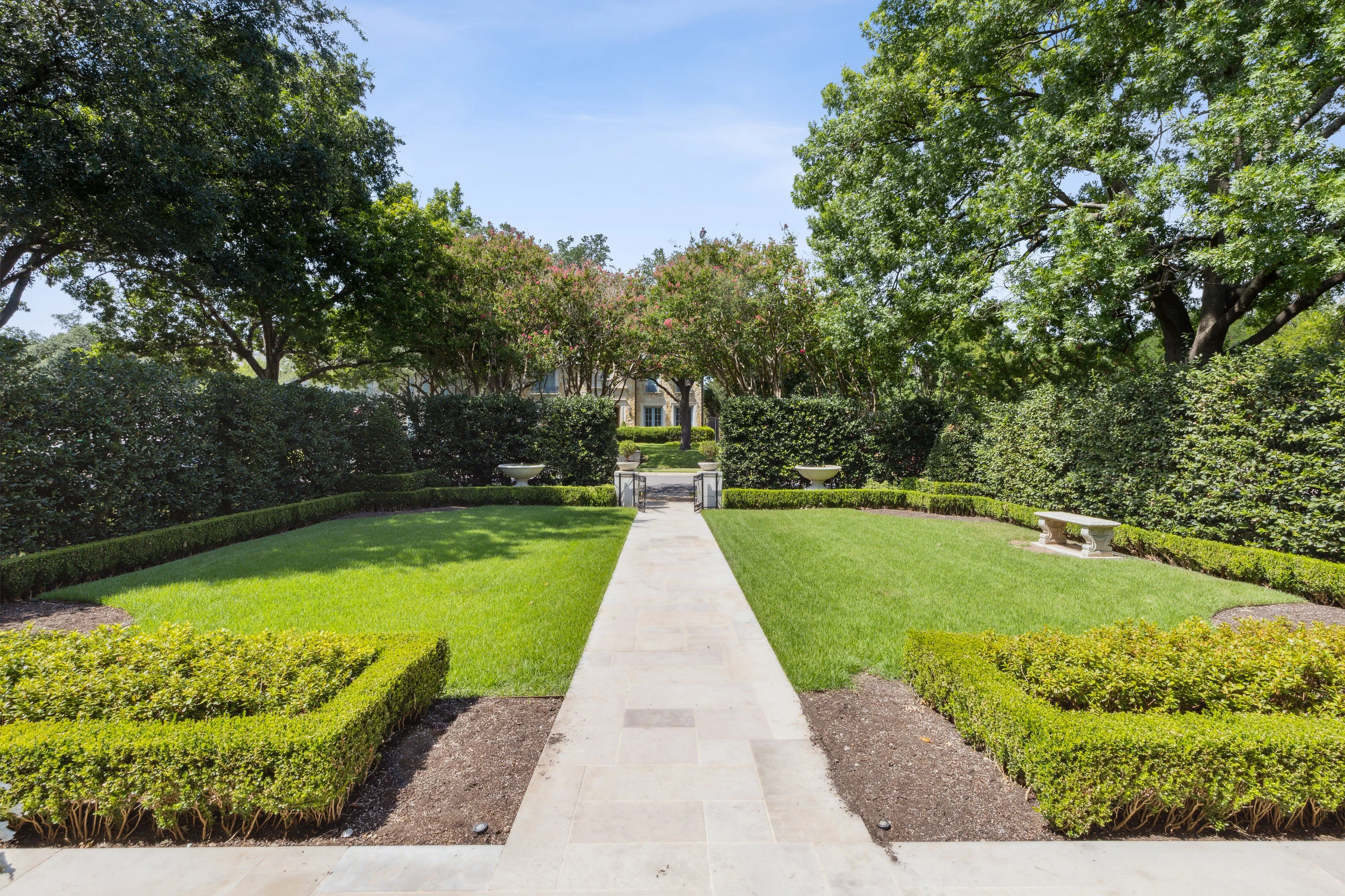 3637 Maplewood Avenue, Dallas, Texas 75205 - 2_-_66-3637Maplewood_064_vn5dc7
