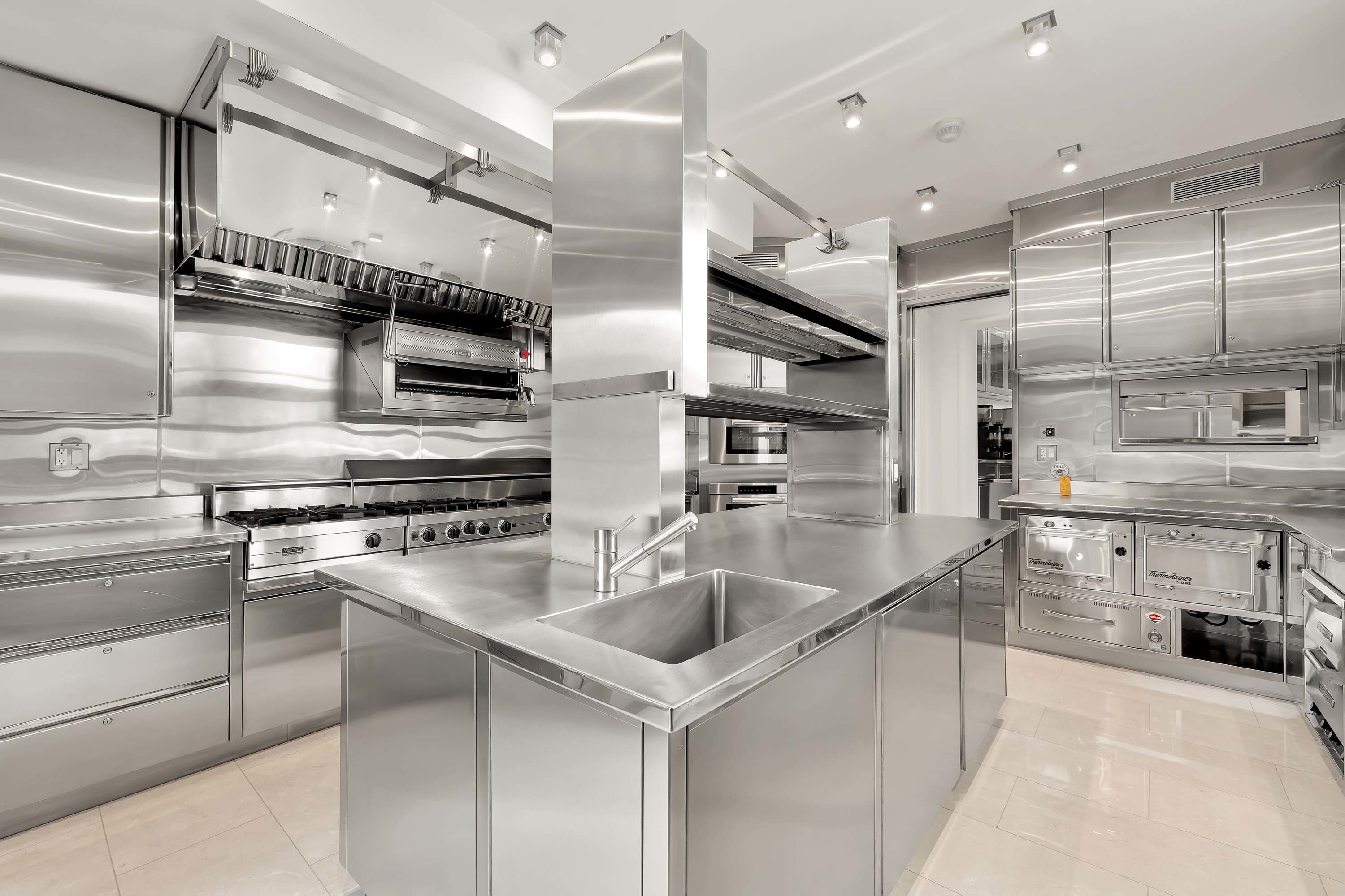 18 11900 River Rd, Potomac, MD 20854 - Luxury Real Estate - Concierge Auctions