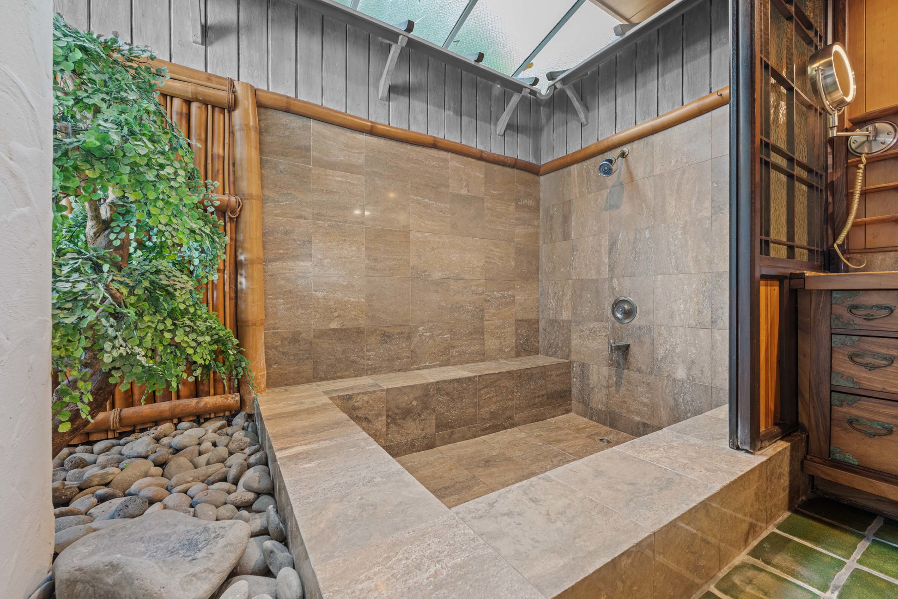 29 5163 and 5157 Lower Honoapiilani Rd, Lahaina, HI 96761 - Luxury Real Estate - Concierge Auctions