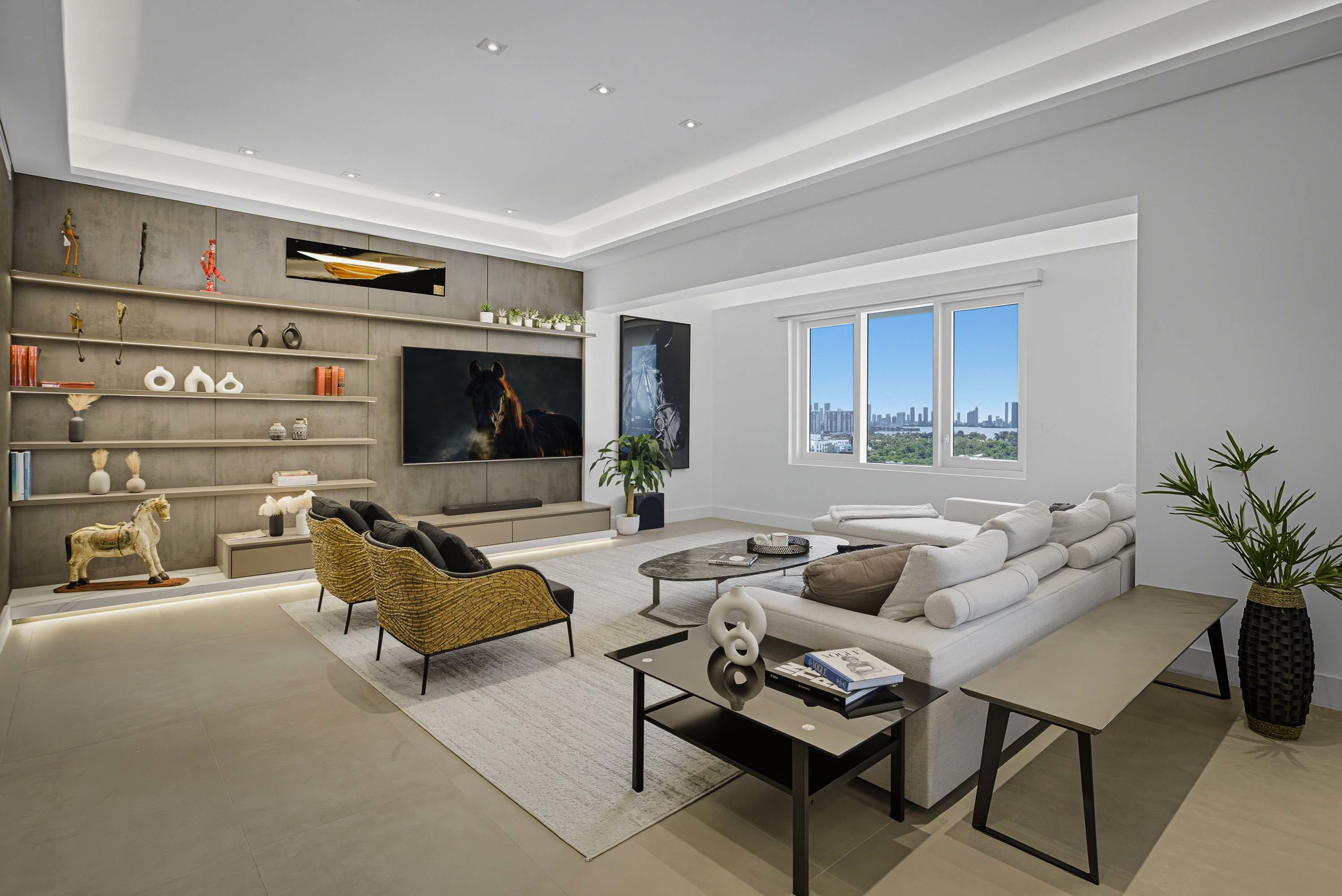06 2301 Collins Ave Apt 1634 - Luxury Real Estate - Concierge Auctions