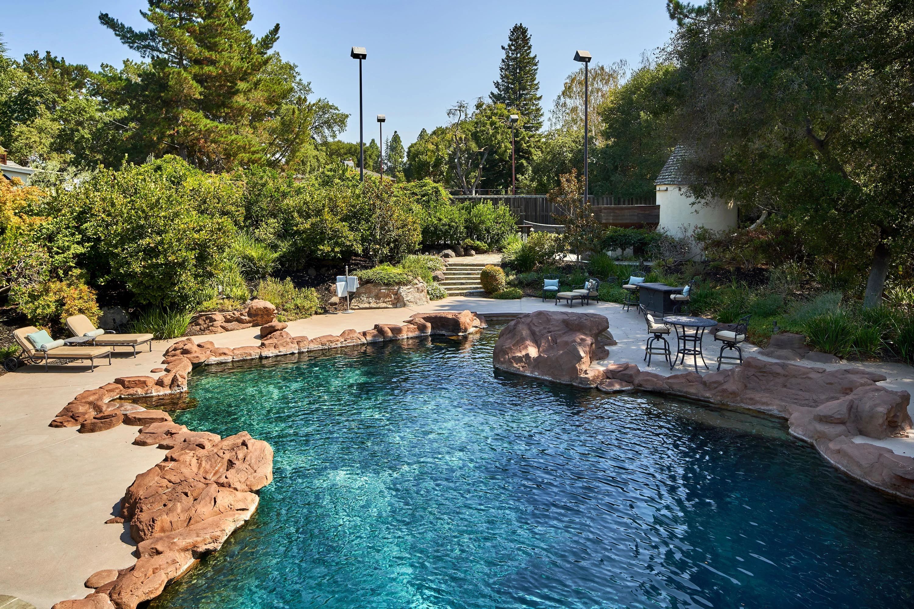 690 Loyola Drive, Silicon Valley, California 94024 - 690-loyola-drive-los-altos-hills-california65_k7kynt