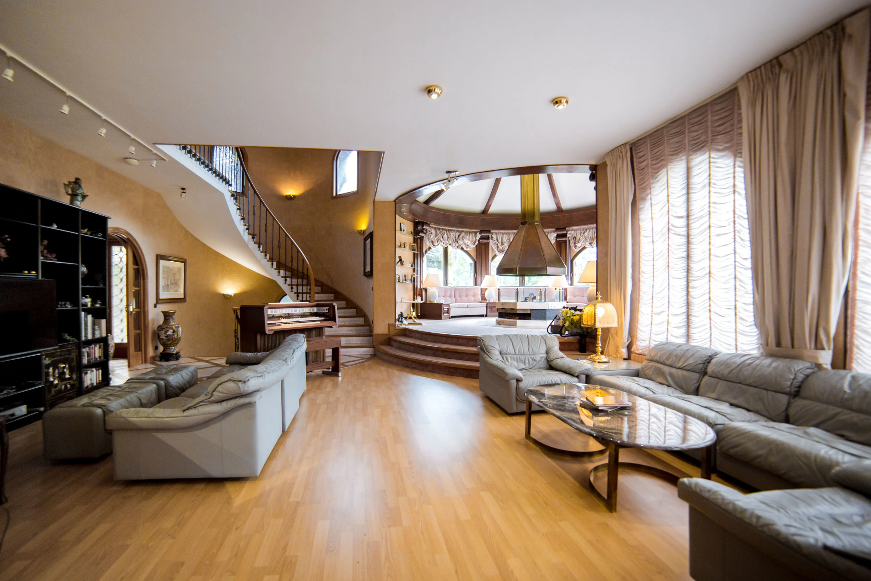 Casa Comprar, Luxury Mountain Chalet, The Pyrenees, Sant Julià De Lòria ...