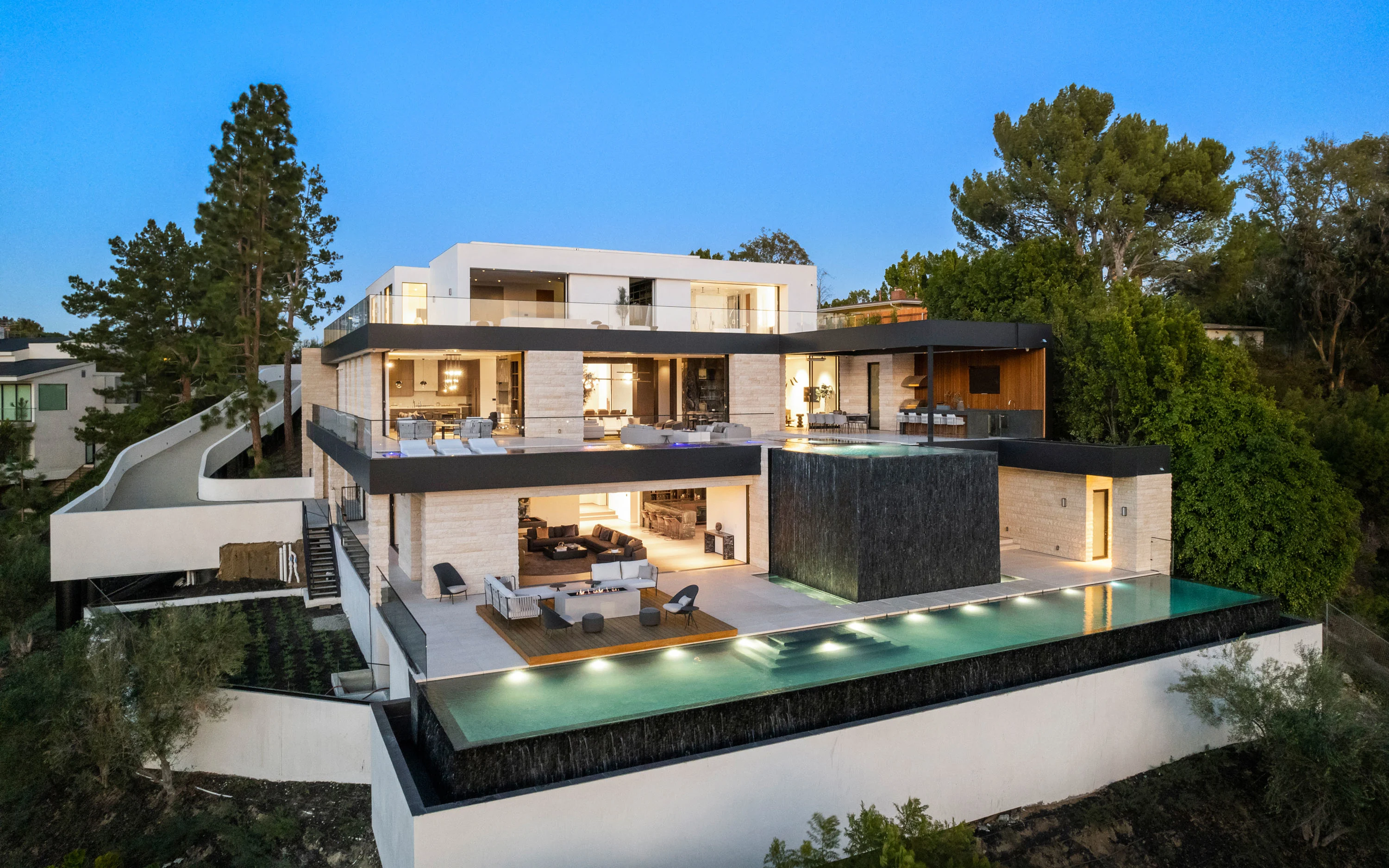 1035 Stradella Road, Bel Air, California 90077 | Concierge Auctions