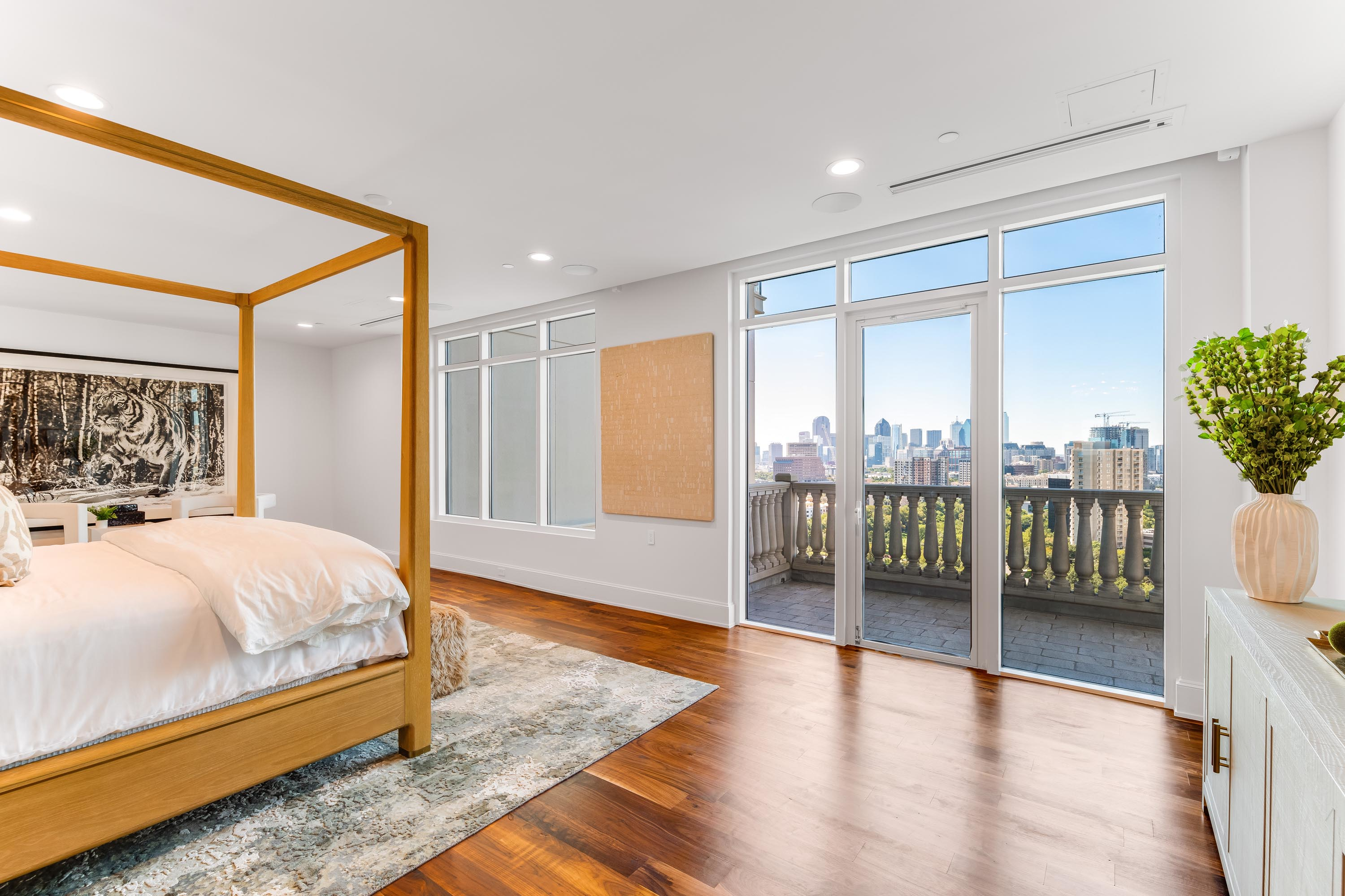 13 3505 Turtle Creek Blvd PH18C - Luxury Real Estate - Concierge Auctions