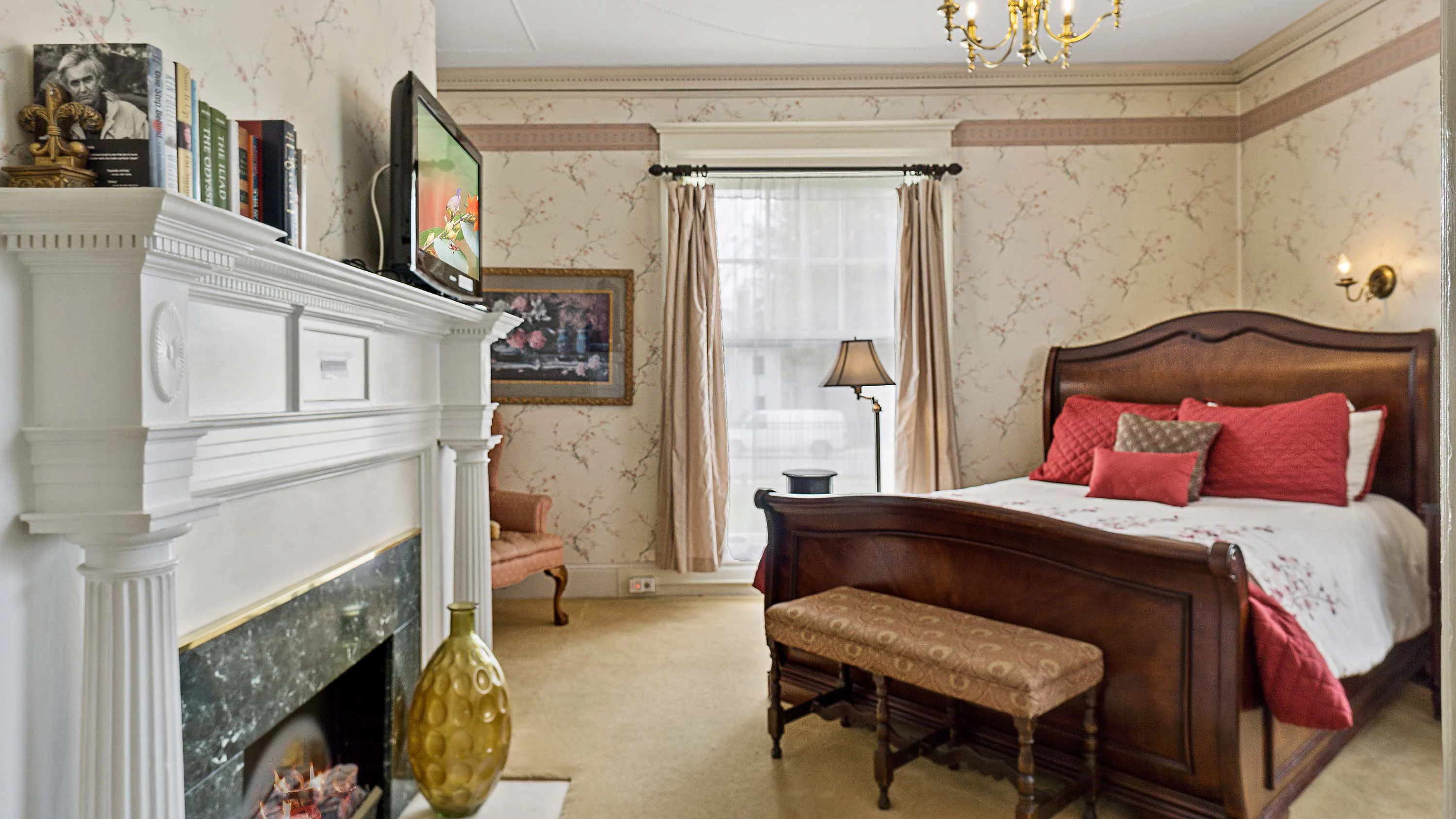 51 Walker Street, The Berkshires, Massachusetts 01240 - gateways-inn-51-walker-street-lenox-massachusetts17_won7dr