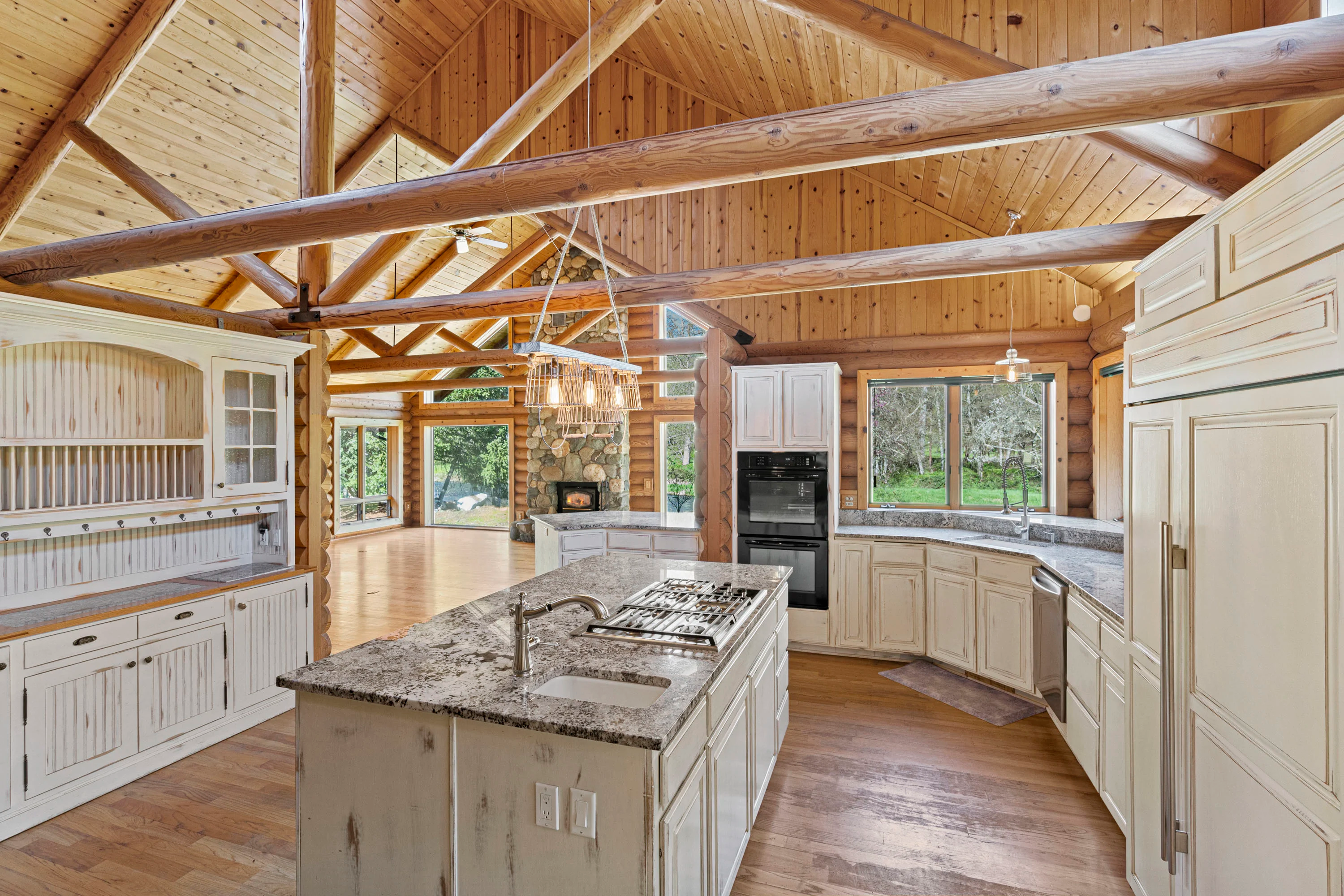 15855  Highway 238, Grants Pass, Oregon 97527 - 15577_Hwy_238_Grants_Pass_OR_05_rj9c9r