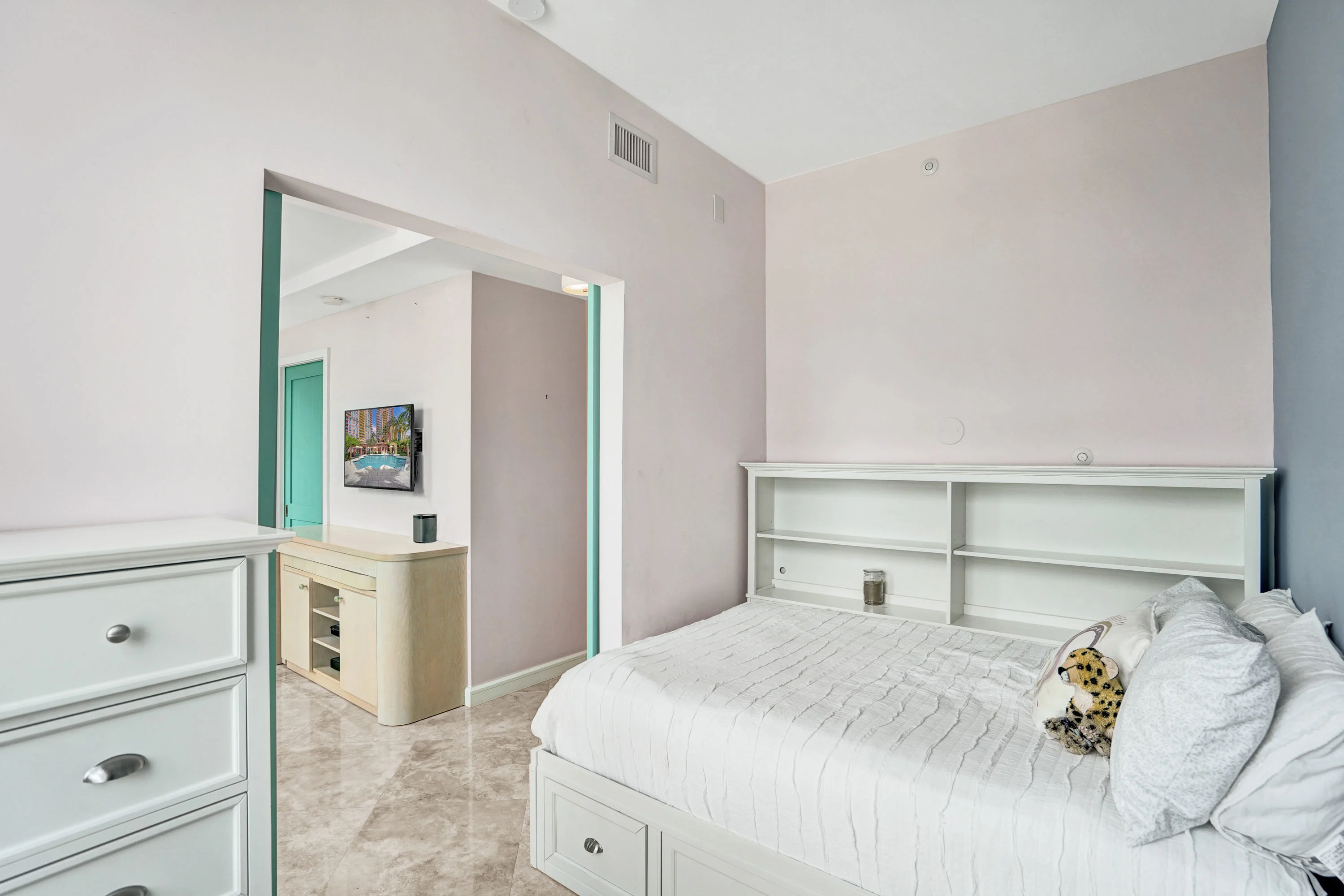 2110 N Ocean Blvd #26D, Fort Lauderdale, Florida  33305 - 2110_N_Ocean_Blvd_26_rf3jjt